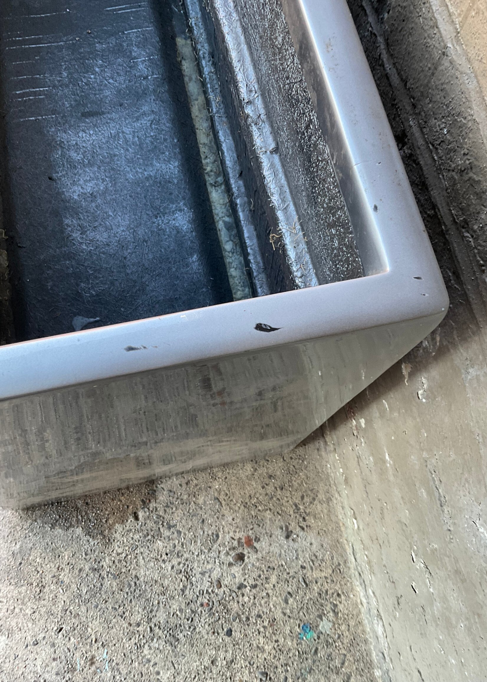 GOODWOOD Grey Fiberglass Planter