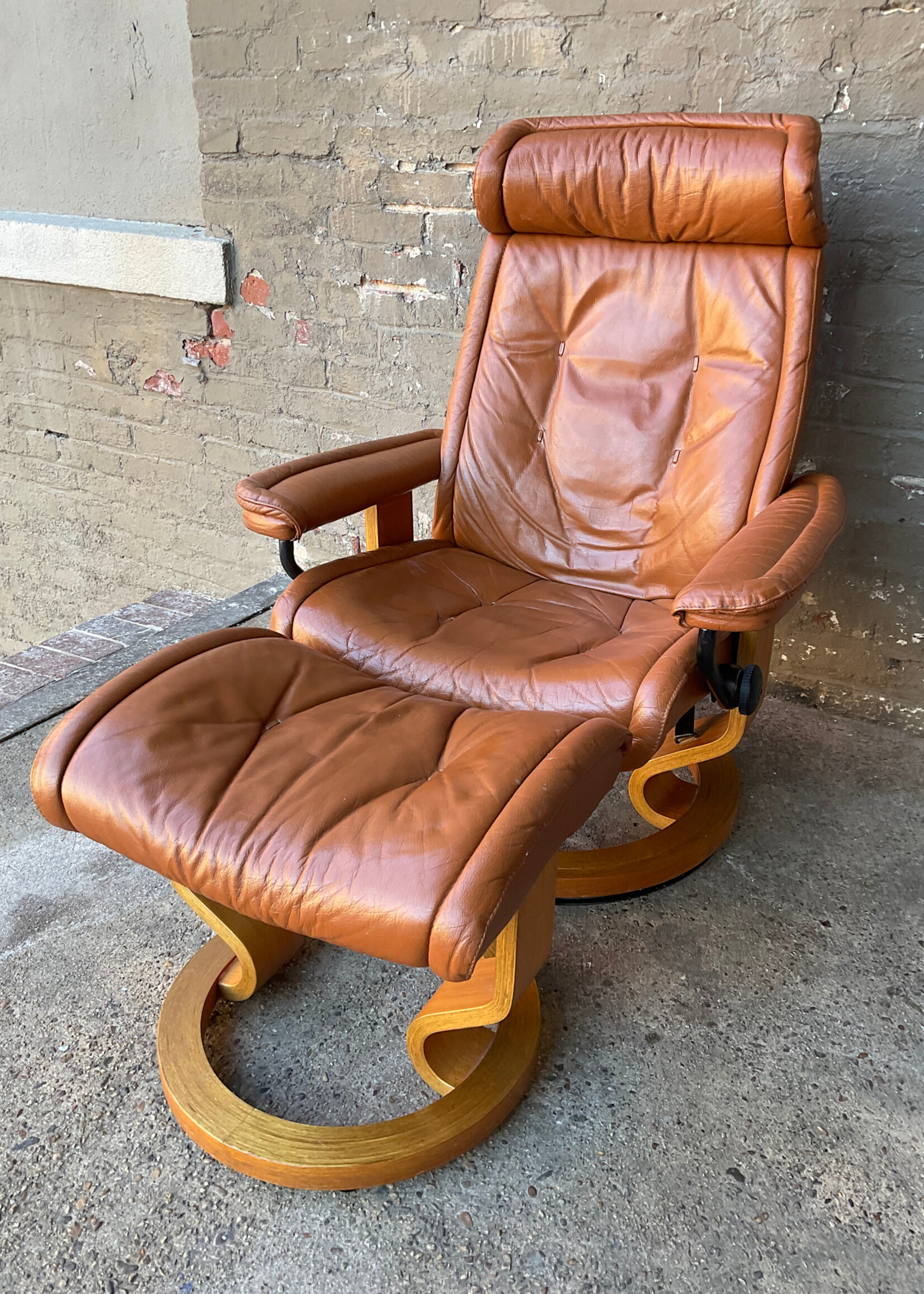 GOODWOOD MCM Camel Leather Recliner & Ottoman