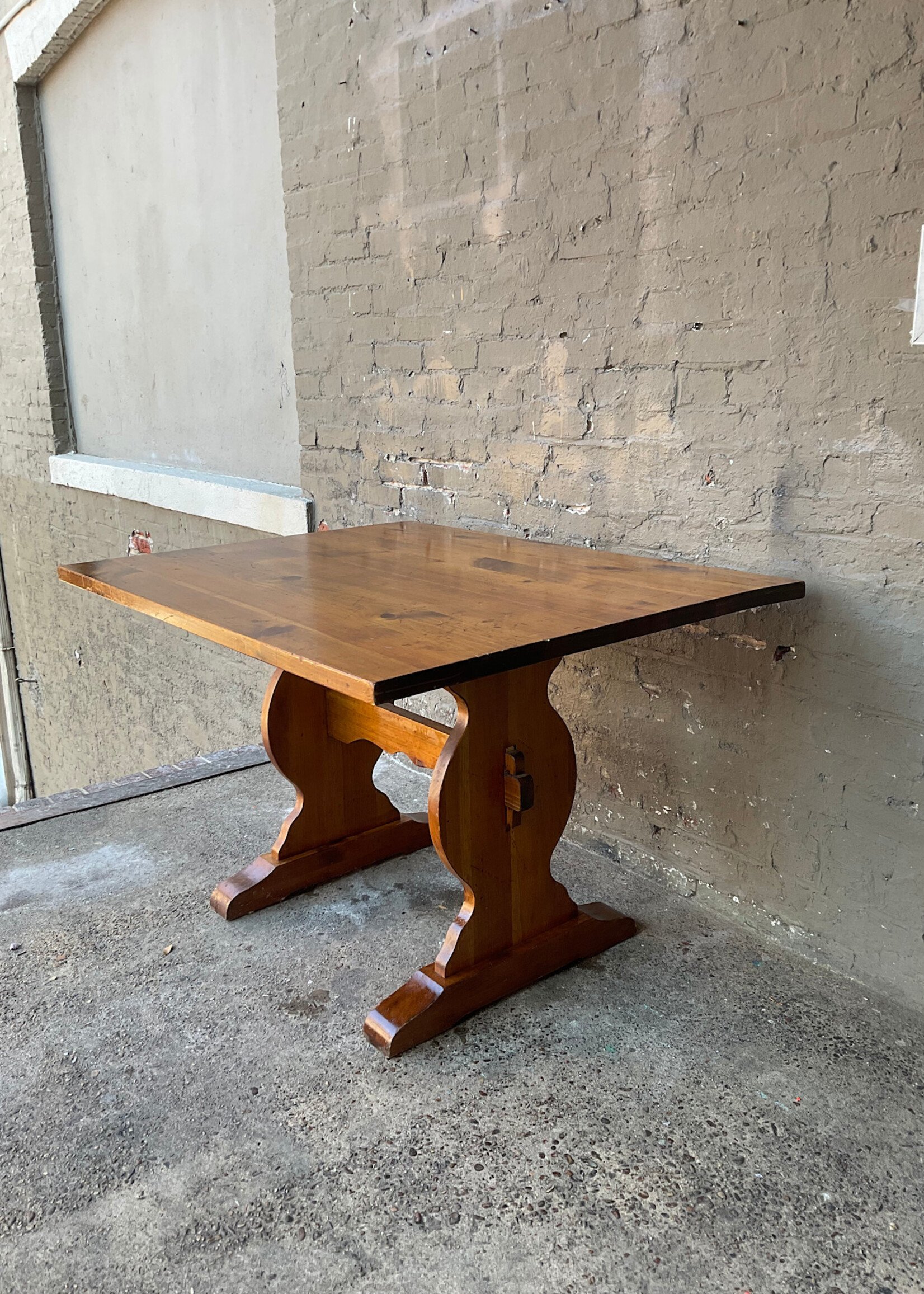 GOODWOOD Vintage Pine Trestle Table