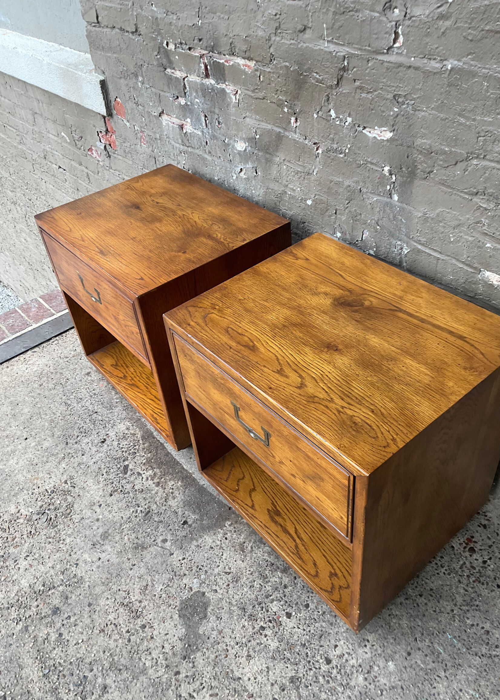 GOODWOOD Pair of Henredon Campaign Style Nightstands