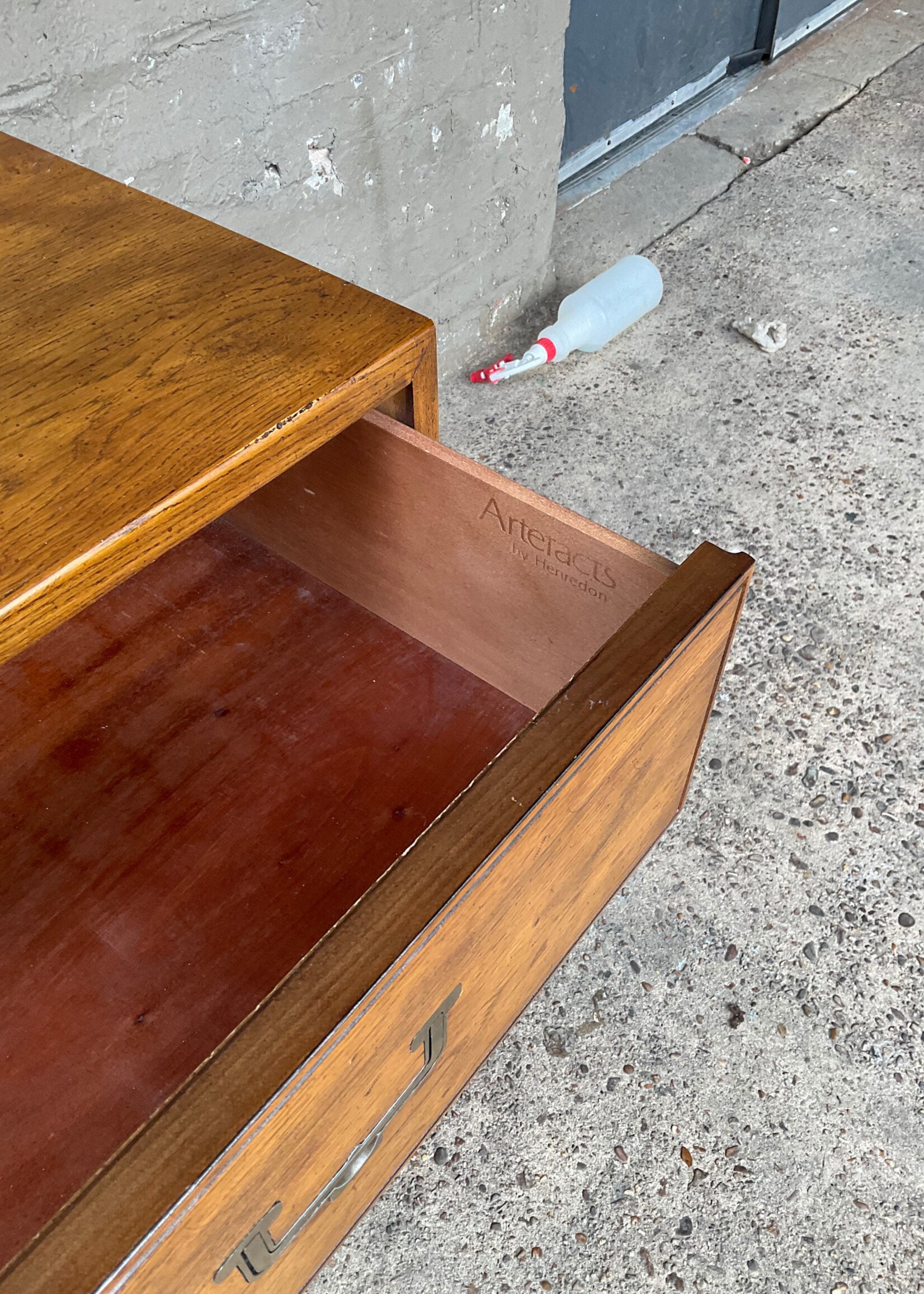 GOODWOOD Pair of Henredon Campaign Style Nightstands