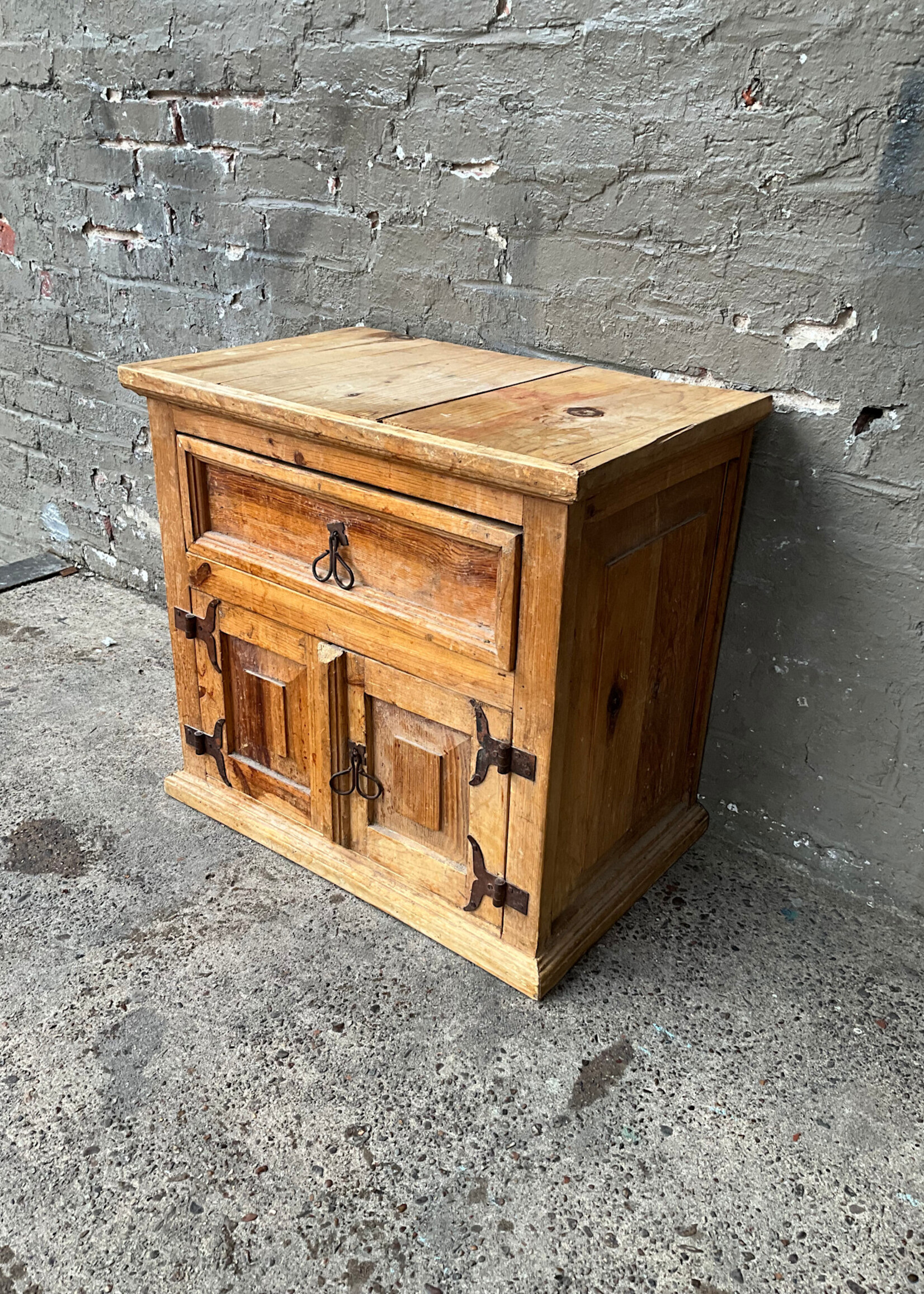 GOODWOOD Scrubbed Pine Side Chest