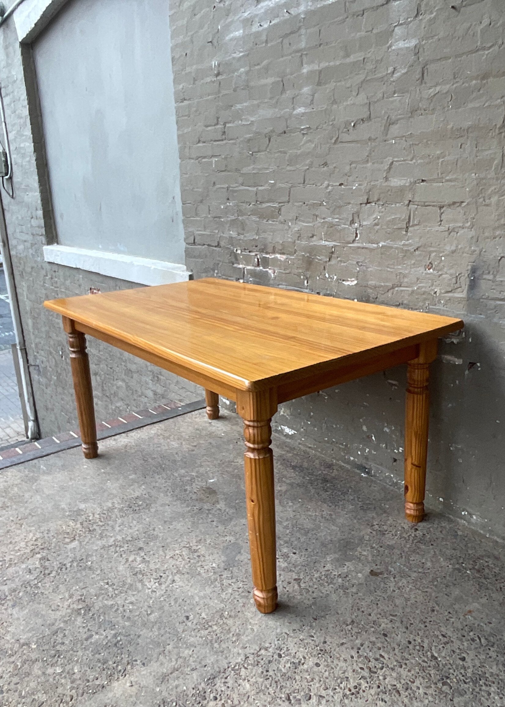 GOODWOOD Solid Pine Tavern Table