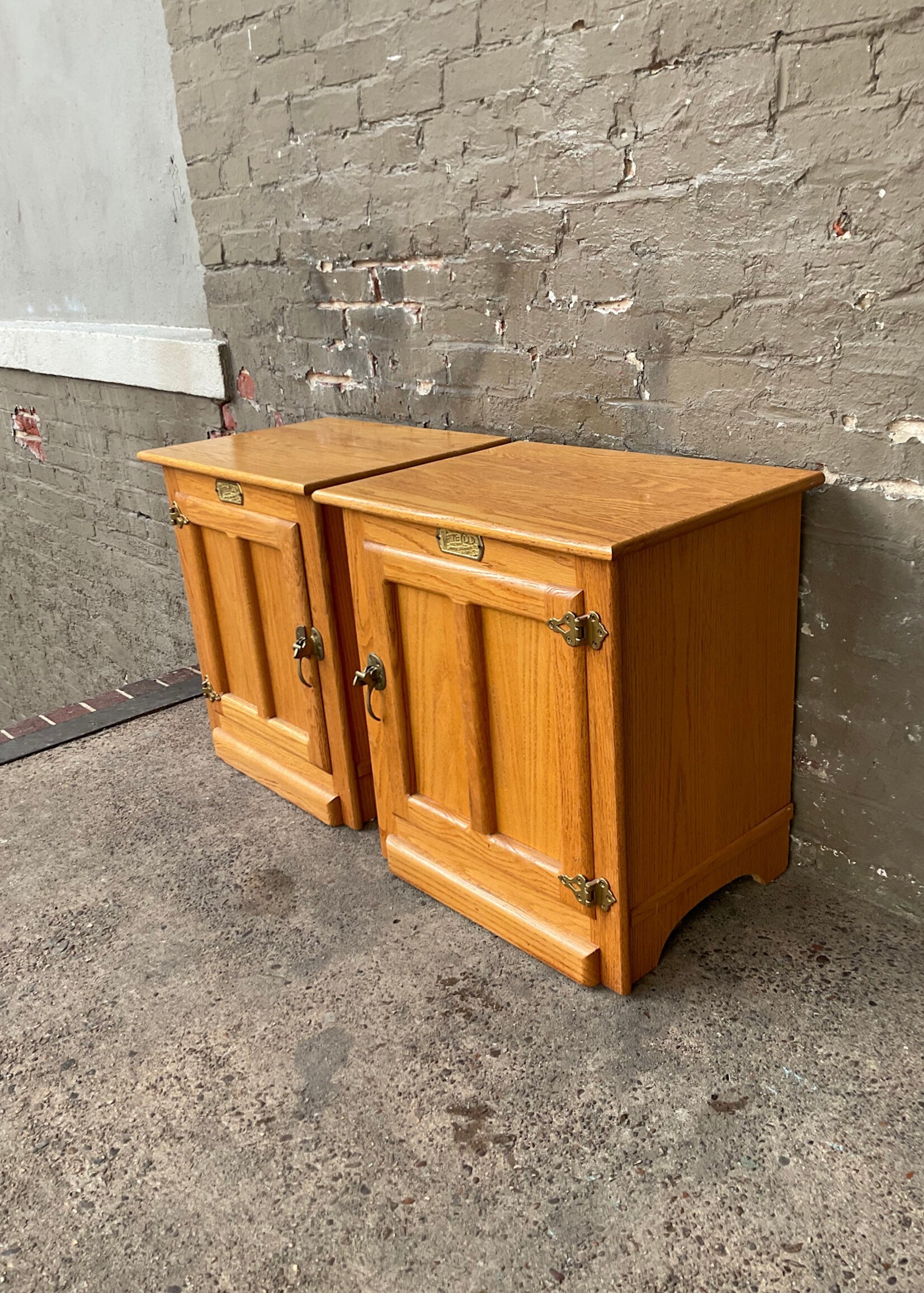 GOODWOOD Pair of Icebox Style Nightstands