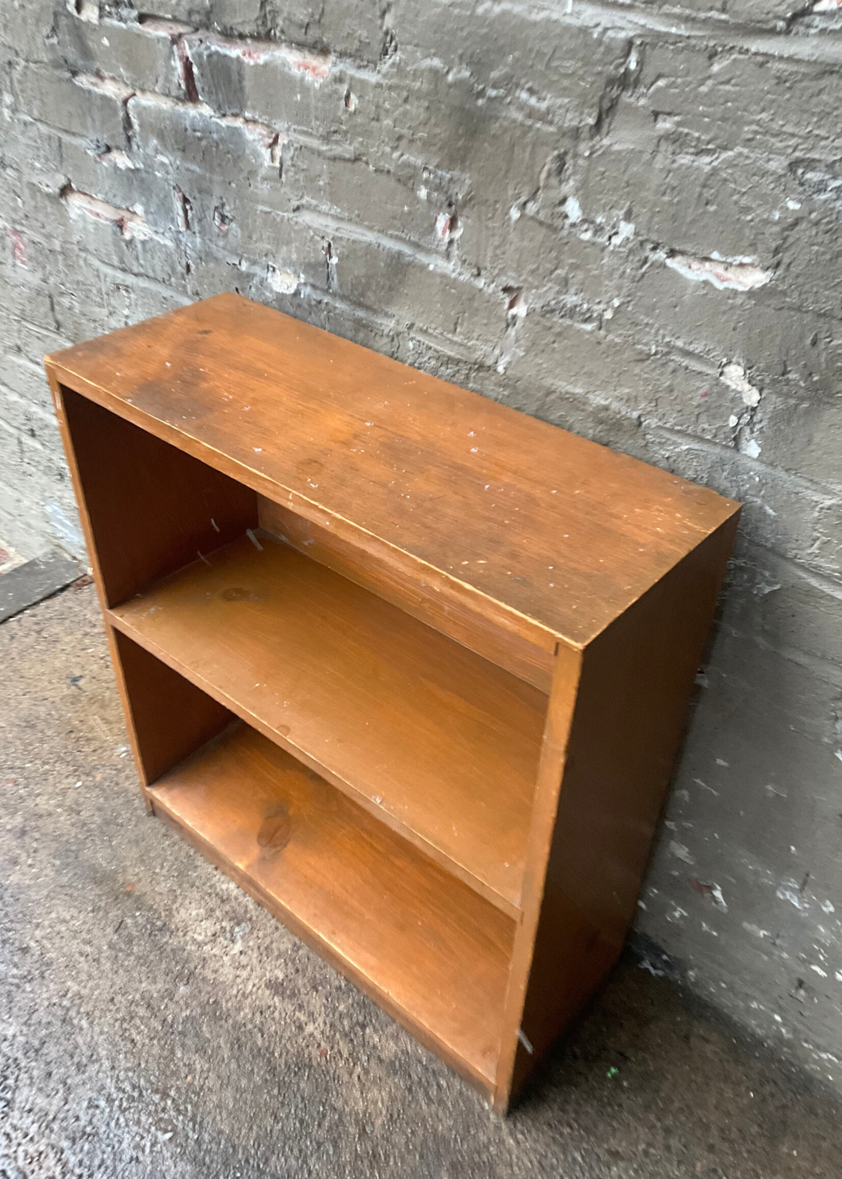 GOODWOOD Small Pine Bookcase