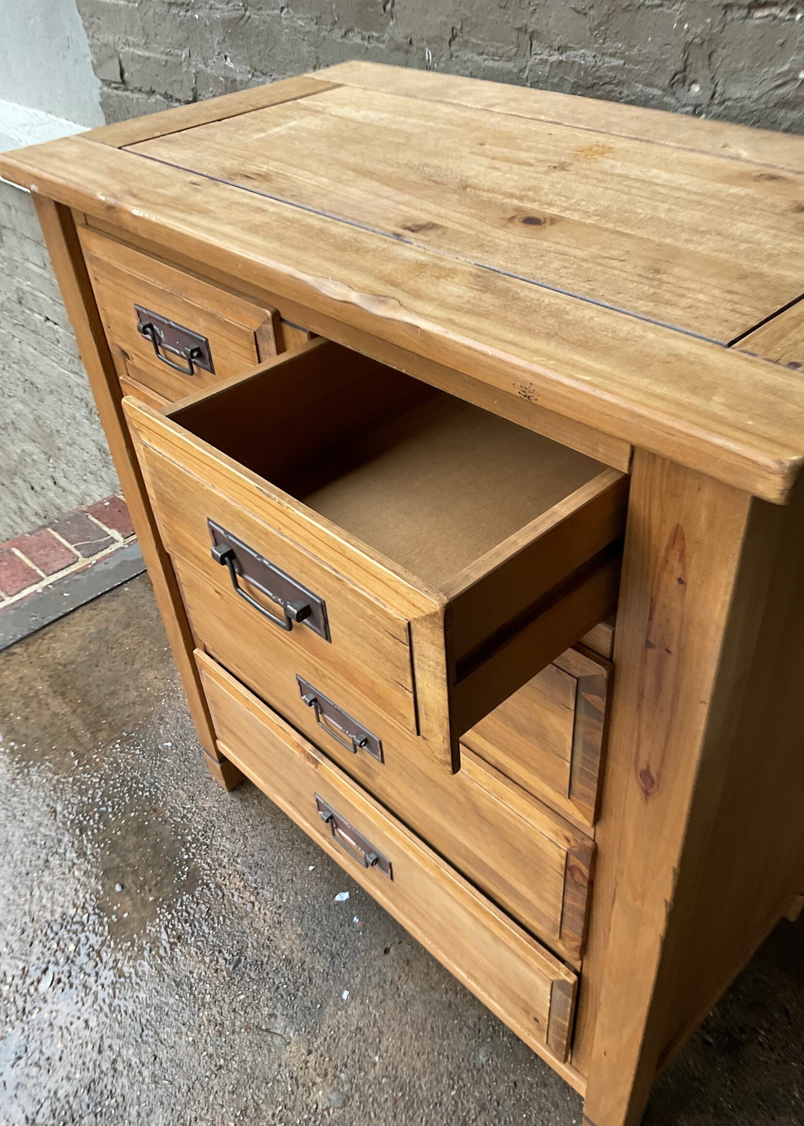 GOODWOOD Scrubbed Pine Chest of Drawers