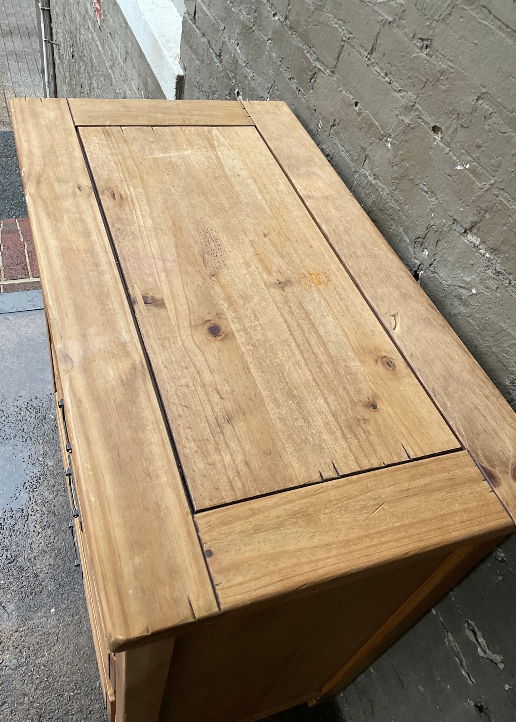 GOODWOOD Scrubbed Pine Chest of Drawers