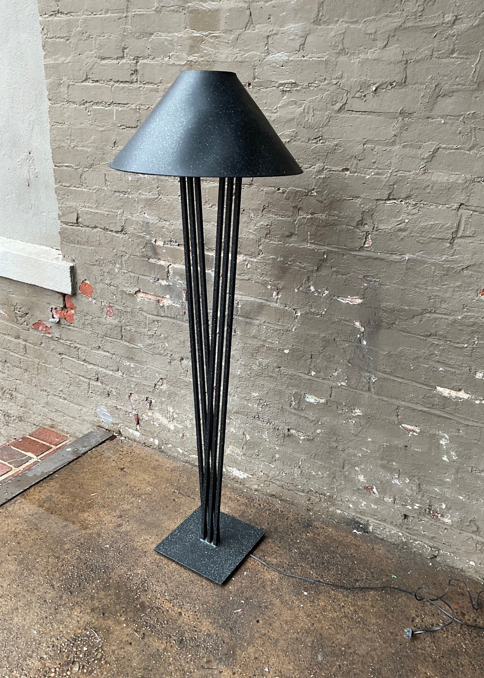GOODWOOD Iron Post Modern Lamp