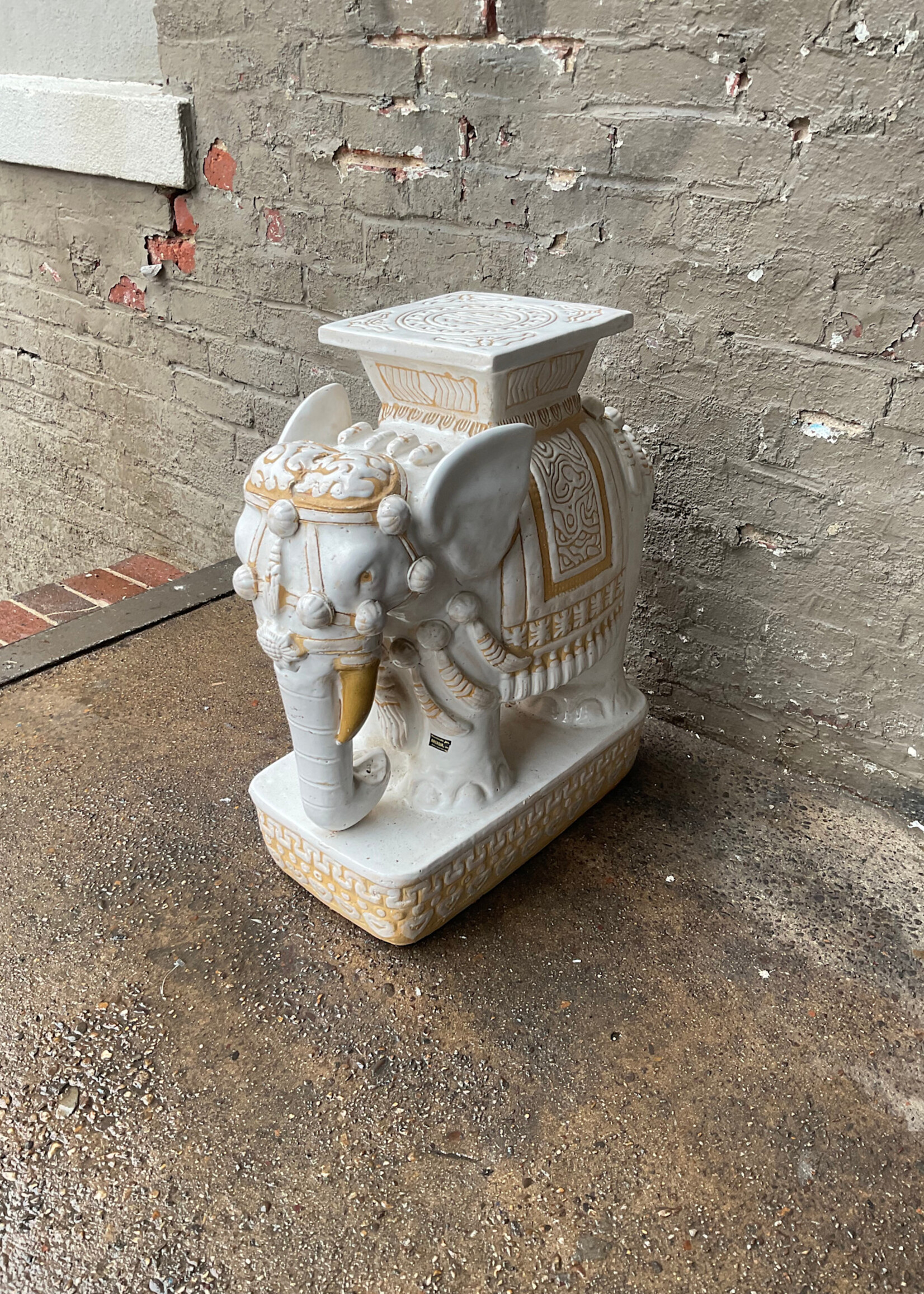 GOODWOOD Pottery Elephant Garden Seat