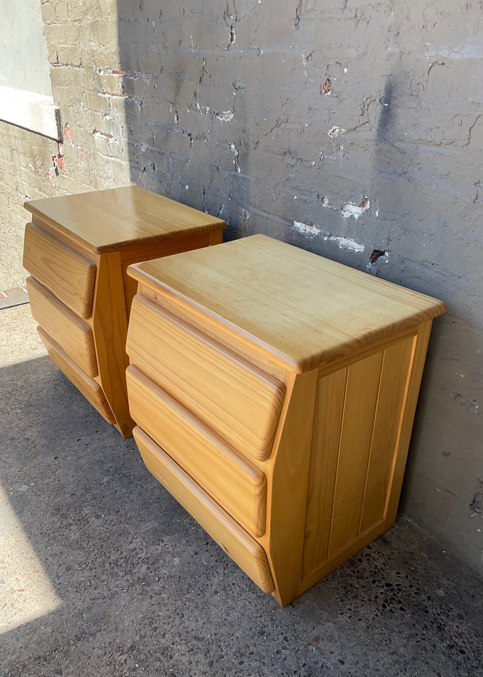 GOODWOOD Pair of Vintage Pine Nightstands