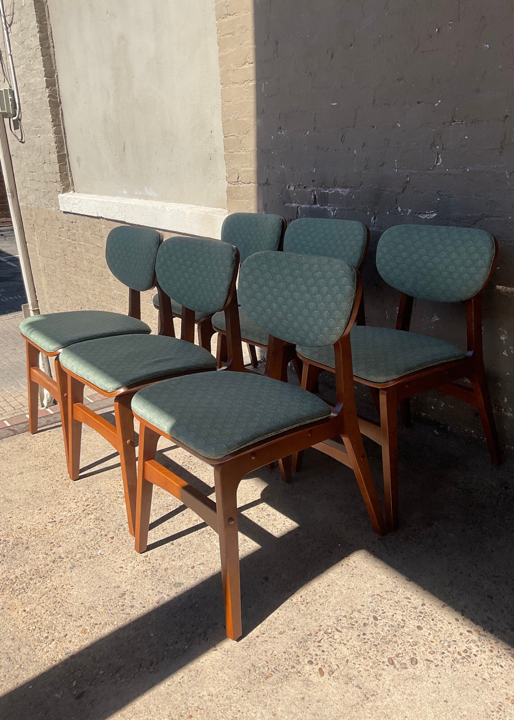 GOODWOOD Set of 6 MCM Style Chairs by Levity