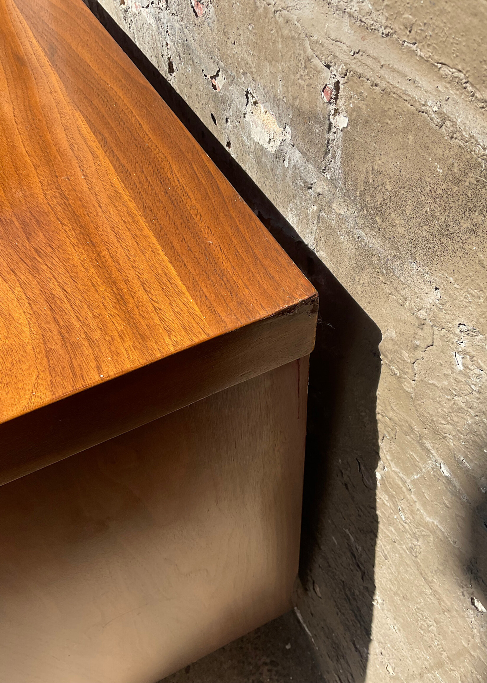 GOODWOOD Pair of Kent Coffey MCM Nightstands