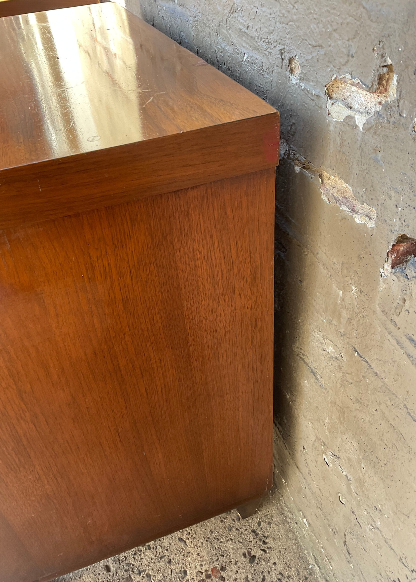 GOODWOOD Pair of Kent Coffey MCM Nightstands