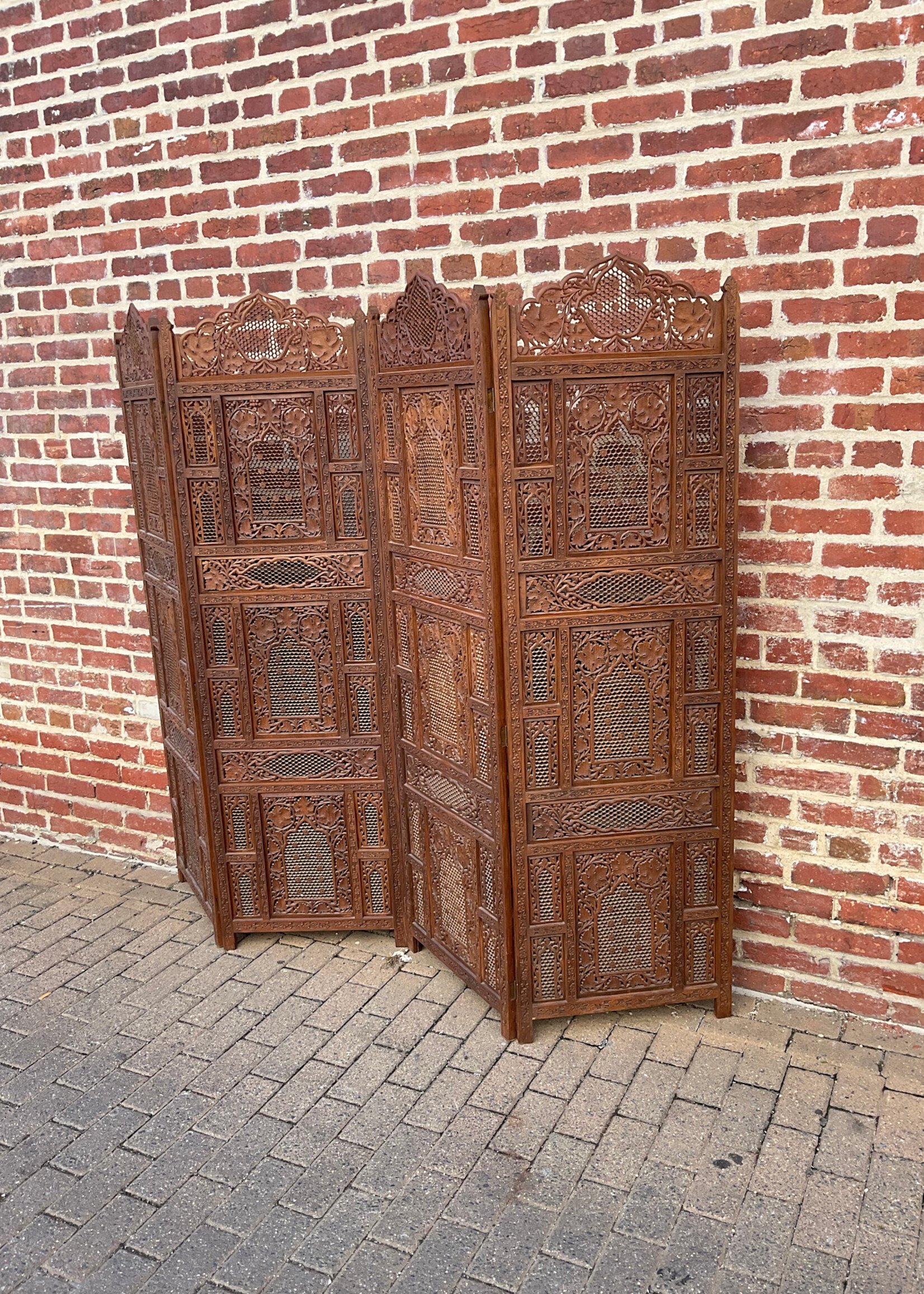 GOODWOOD Carved Teak Screen