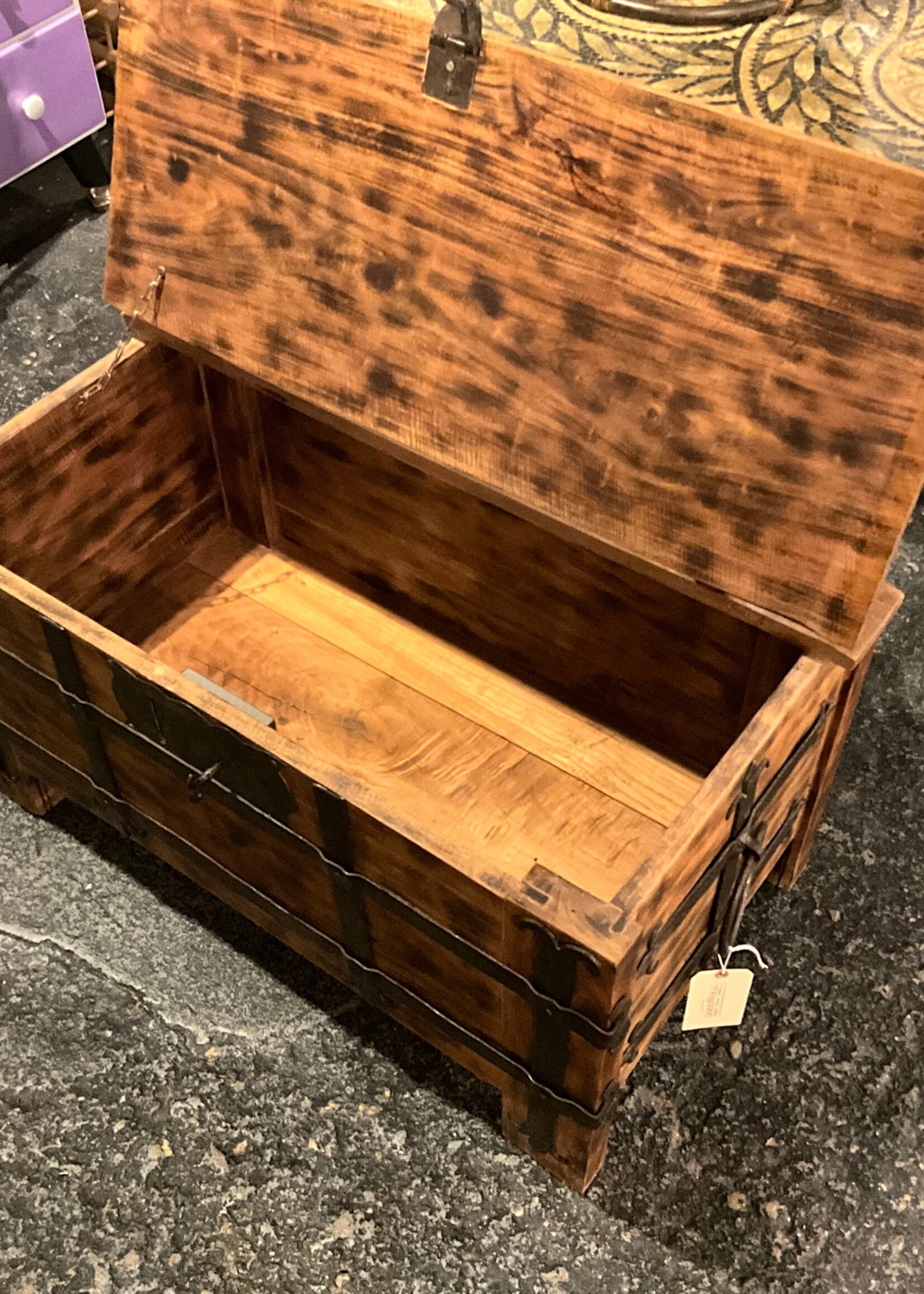 GOODWOOD Vintage Korean Chest