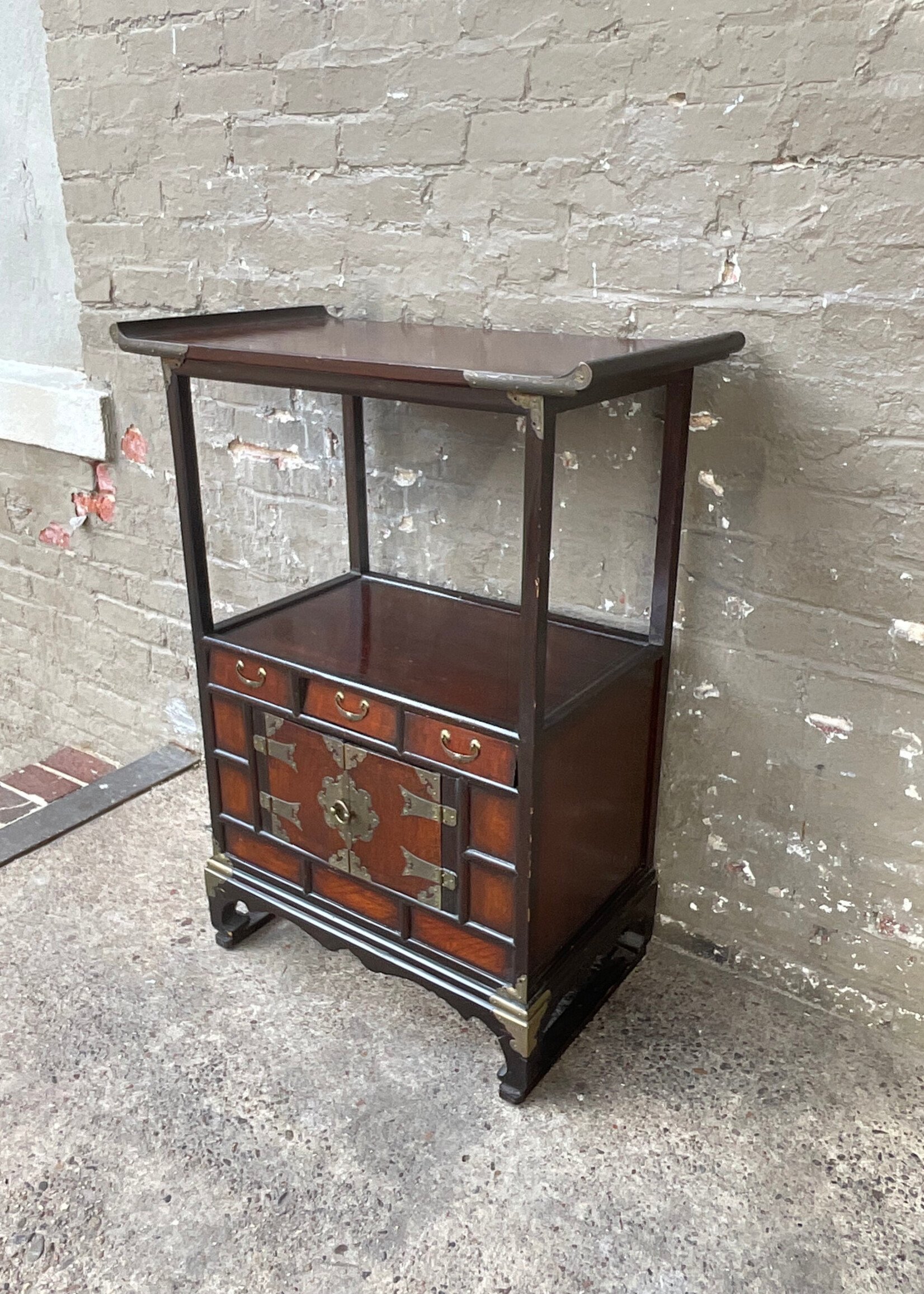 GOODWOOD Tall Open Tansu Chest