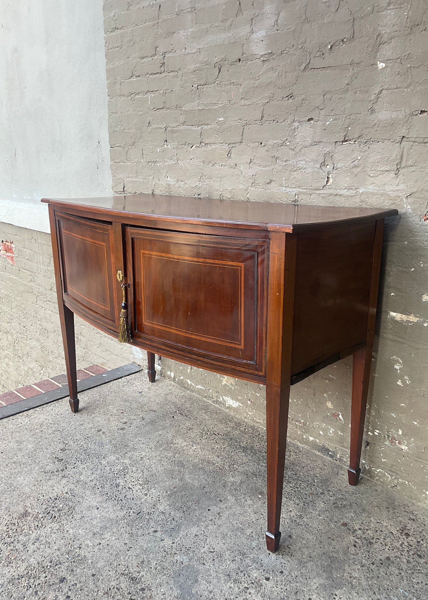 GOODWOOD Federal Hepplewhite Sideboard