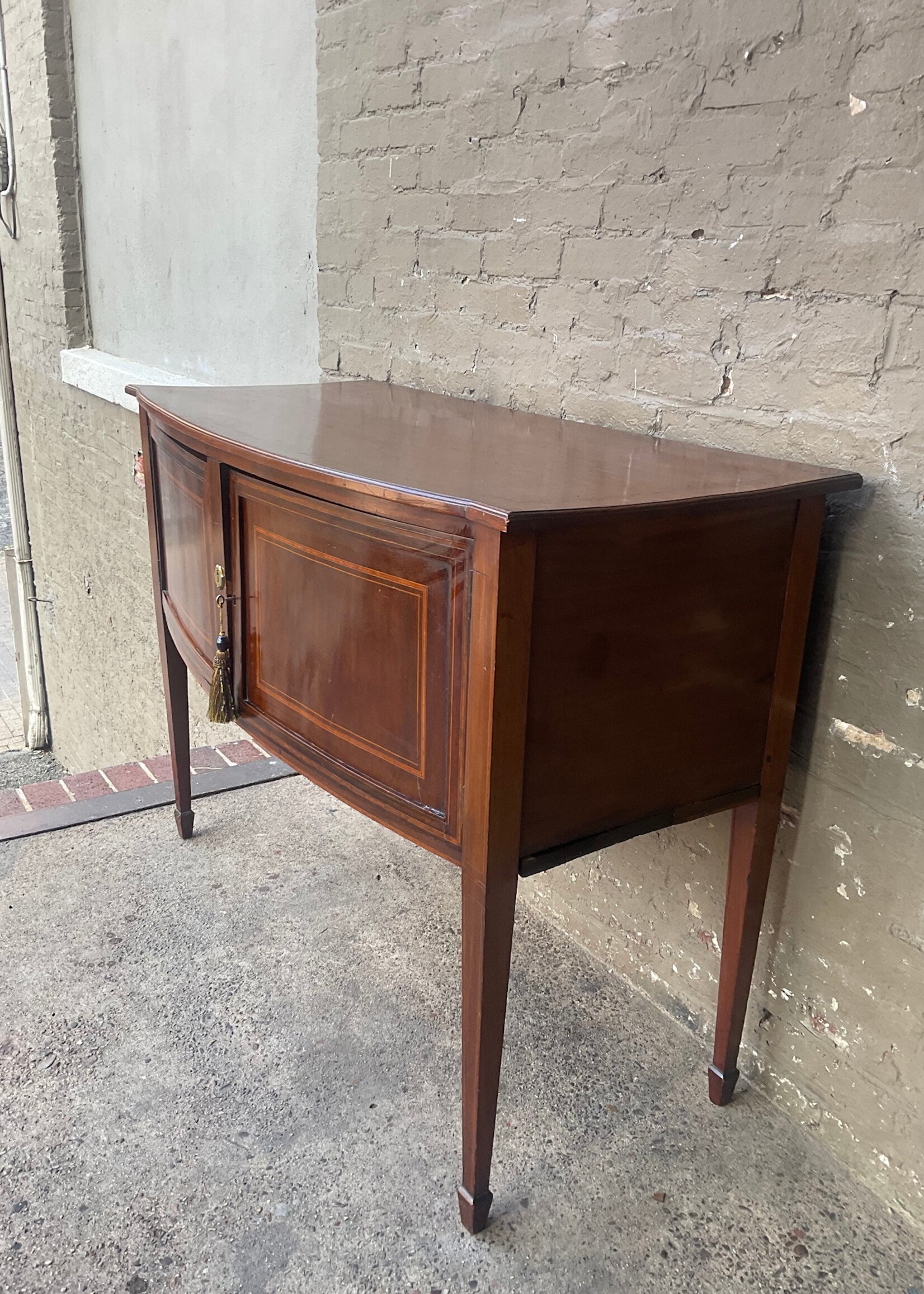 GOODWOOD Federal Hepplewhite Sideboard