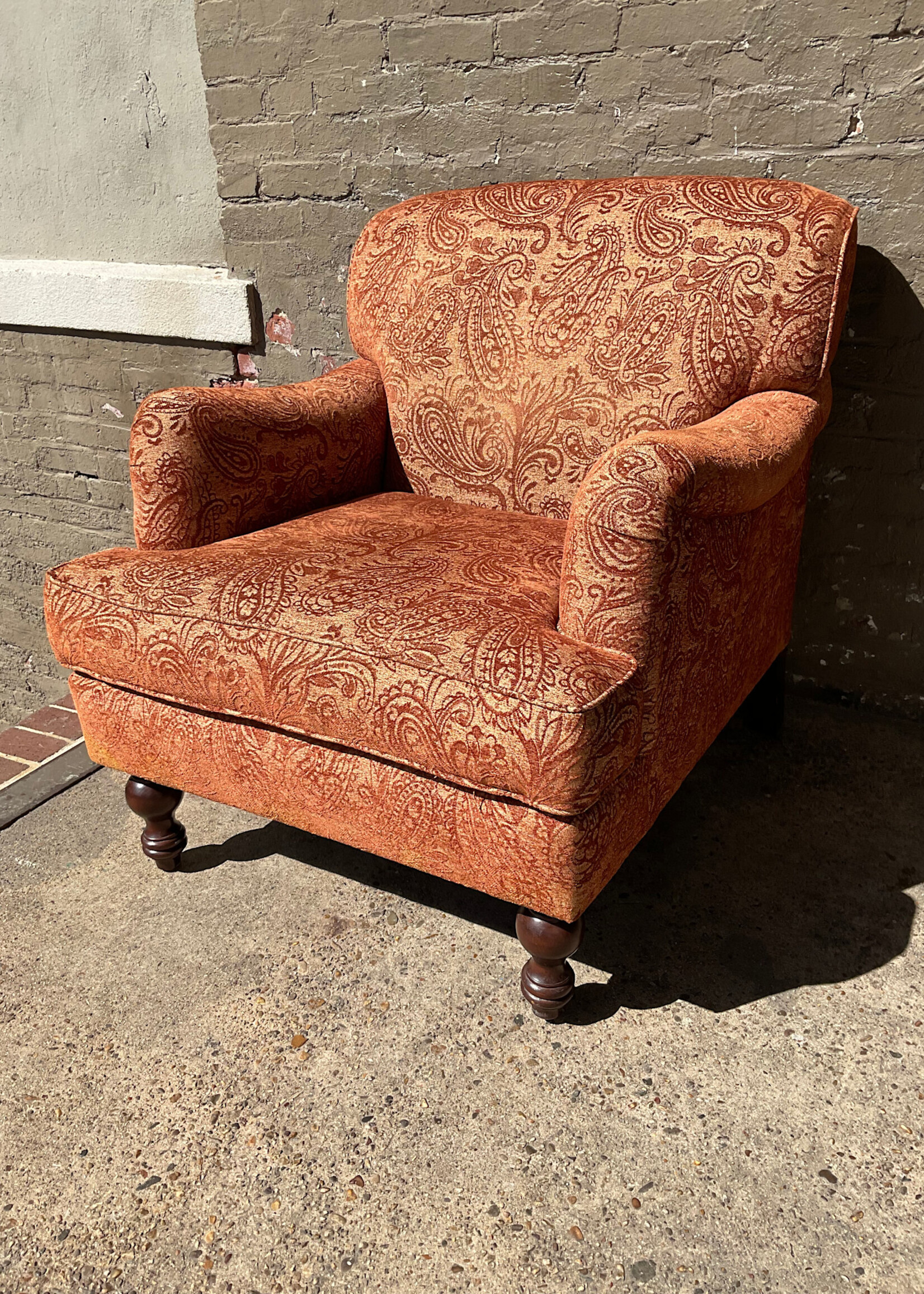 GOODWOOD English Style Rolled Arm Lounge Chair