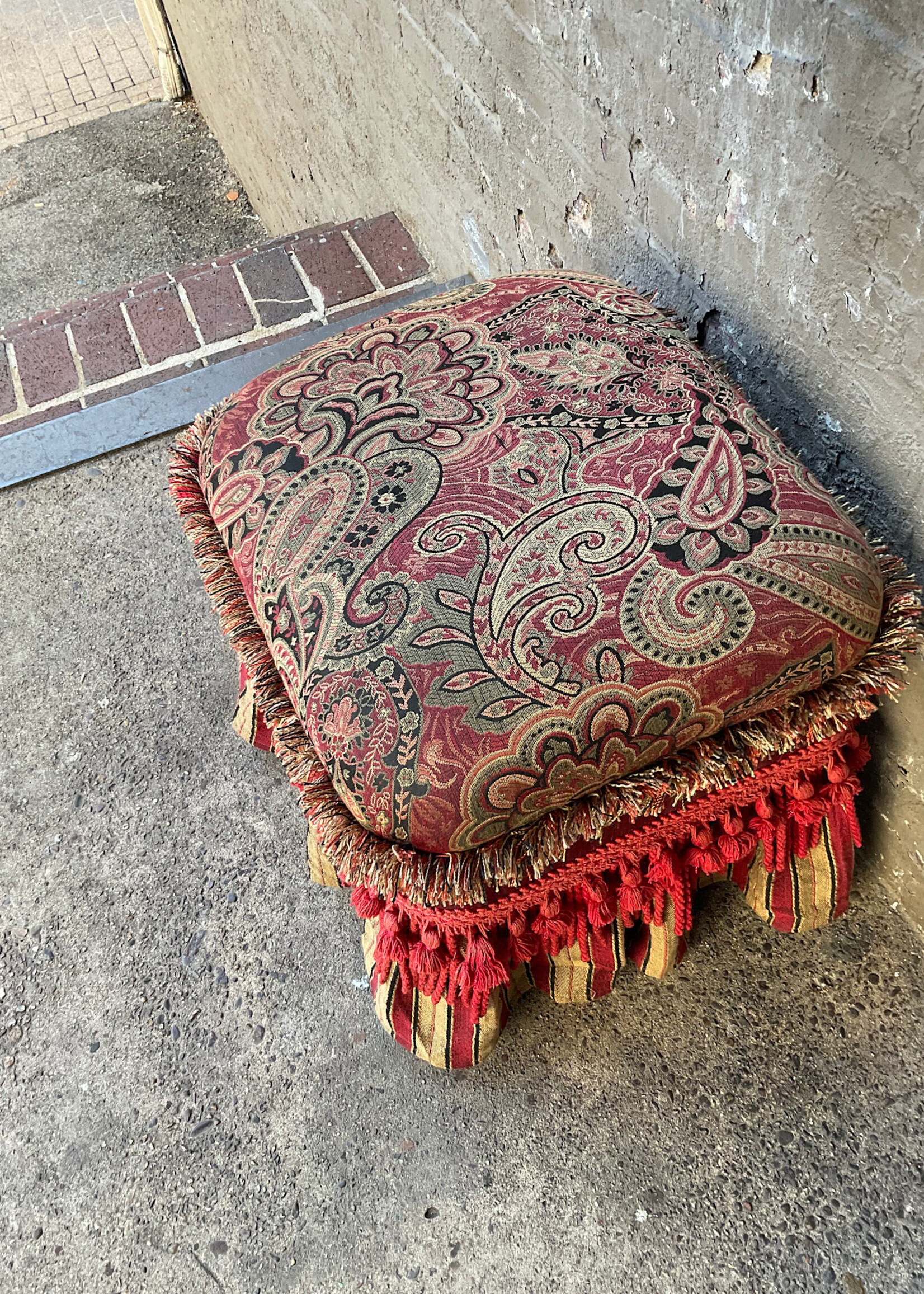 GOODWOOD Footstool