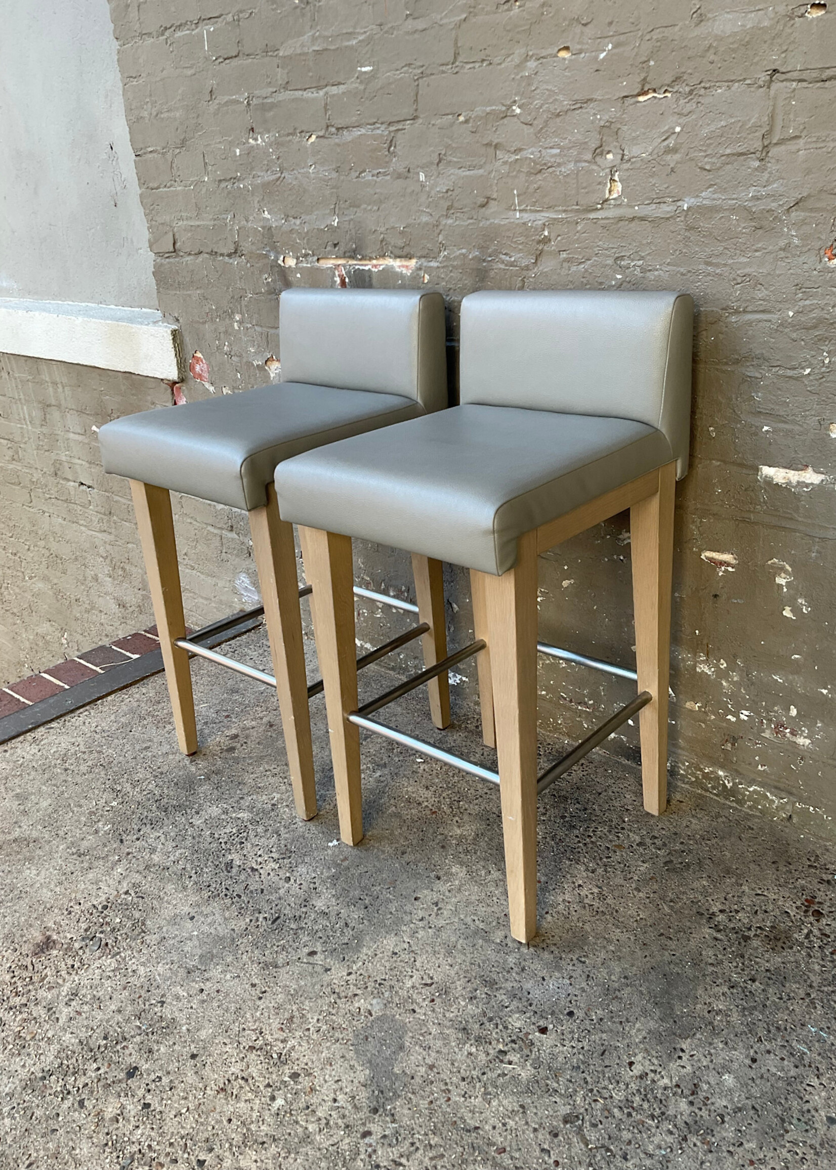 GOODWOOD Modern Bar Stool