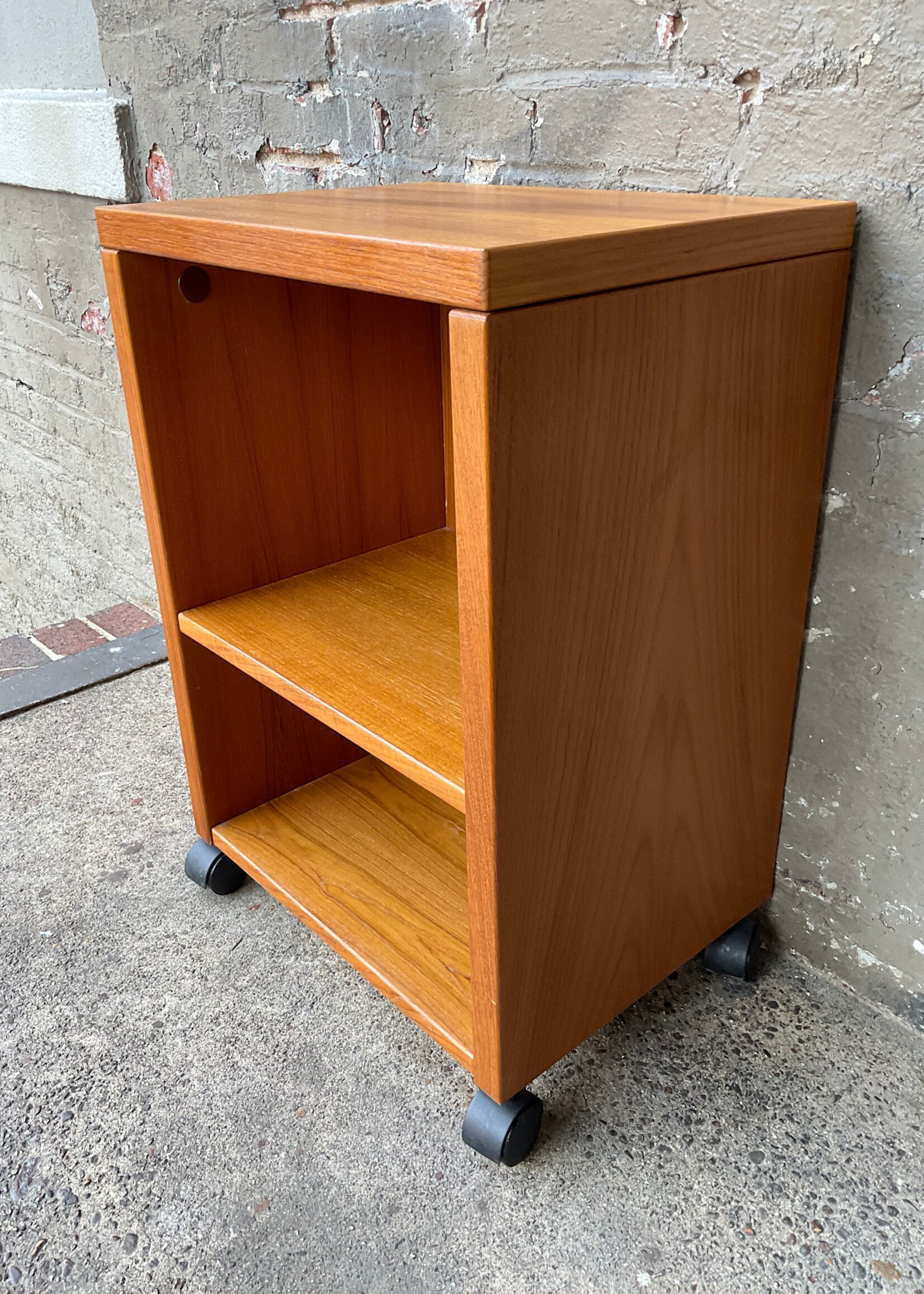 GOODWOOD Danish Modern Rolling Shelf