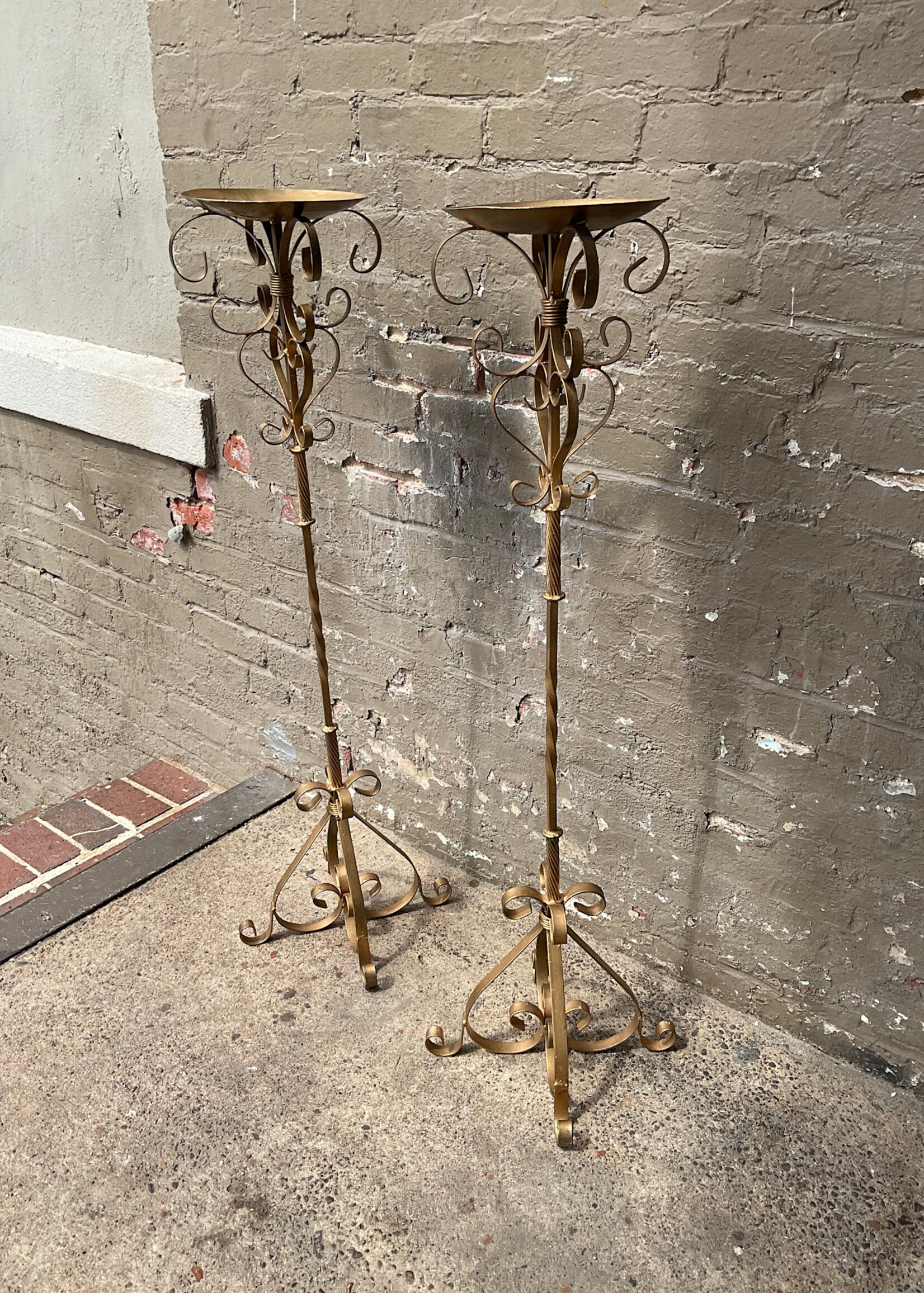 GOODWOOD Iron Candle Stand