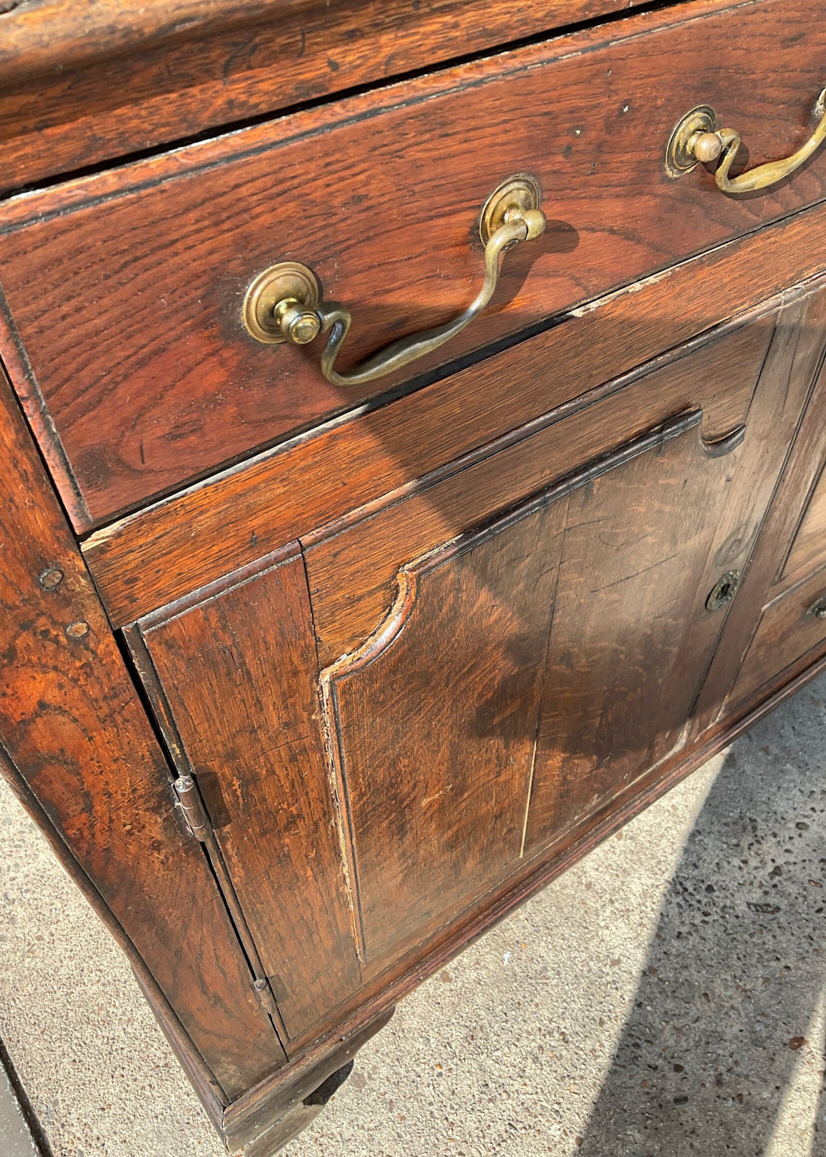 GOODWOOD 18th Century Welsh Cupboard