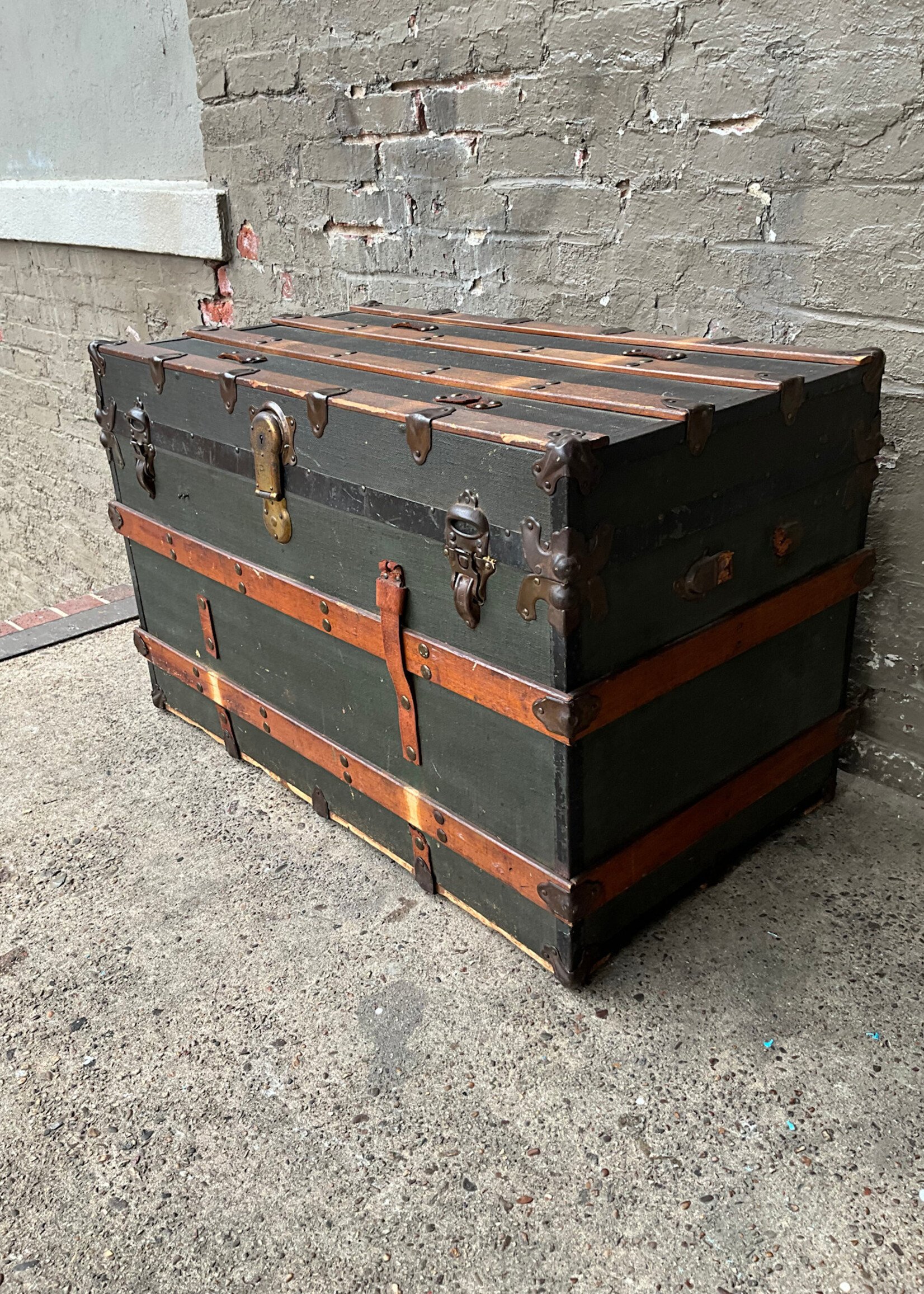 GOODWOOD Antique Steamer Trunk