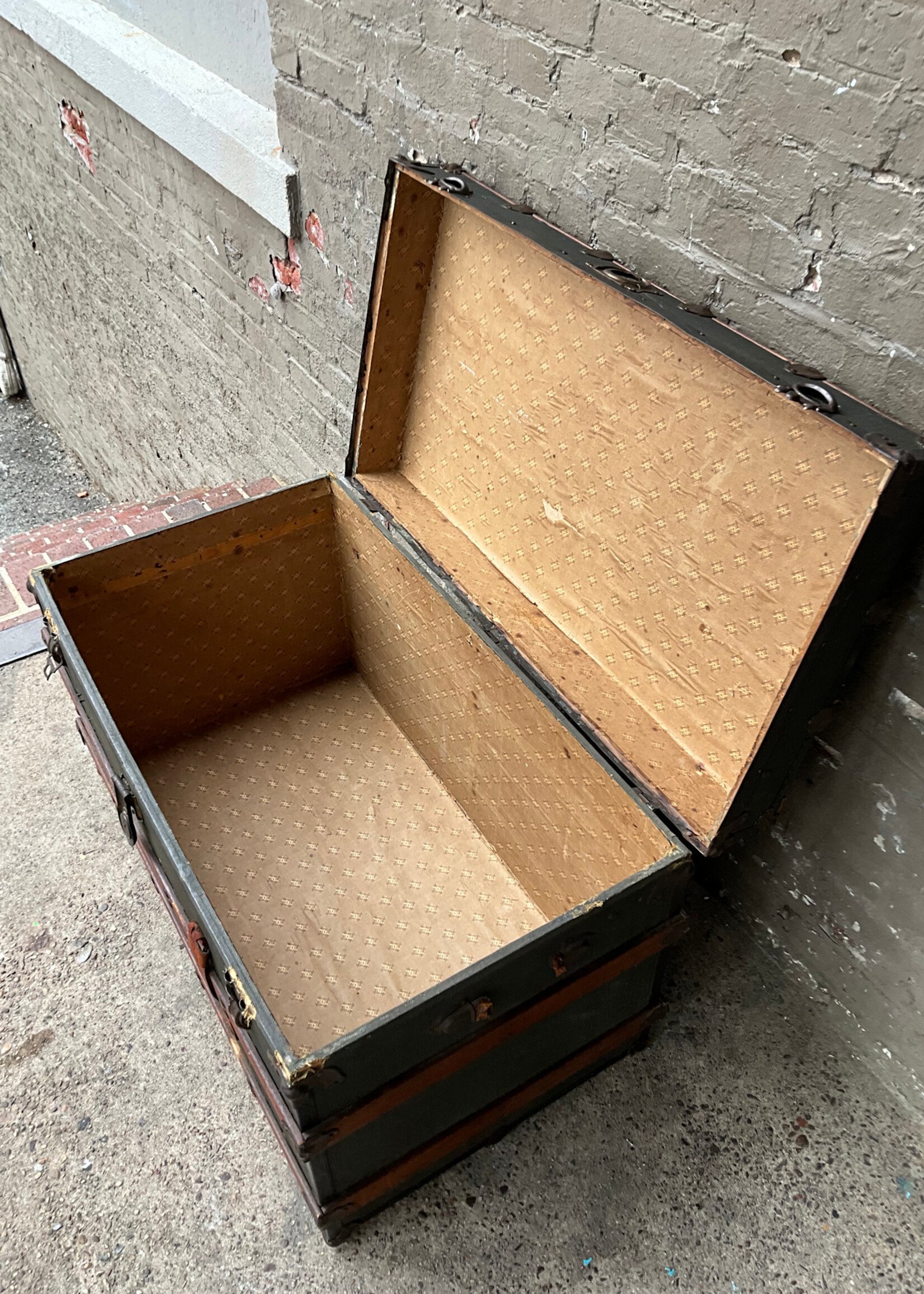 GOODWOOD Antique Steamer Trunk