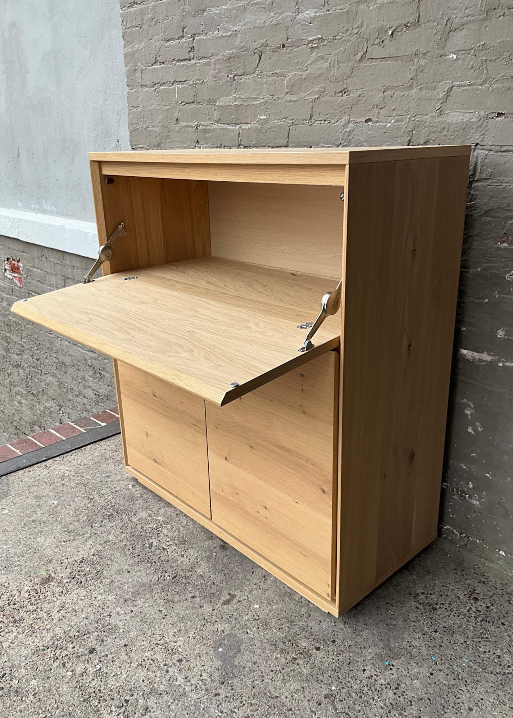 GOODWOOD Williams Sonoma Oak Bar Cabinet