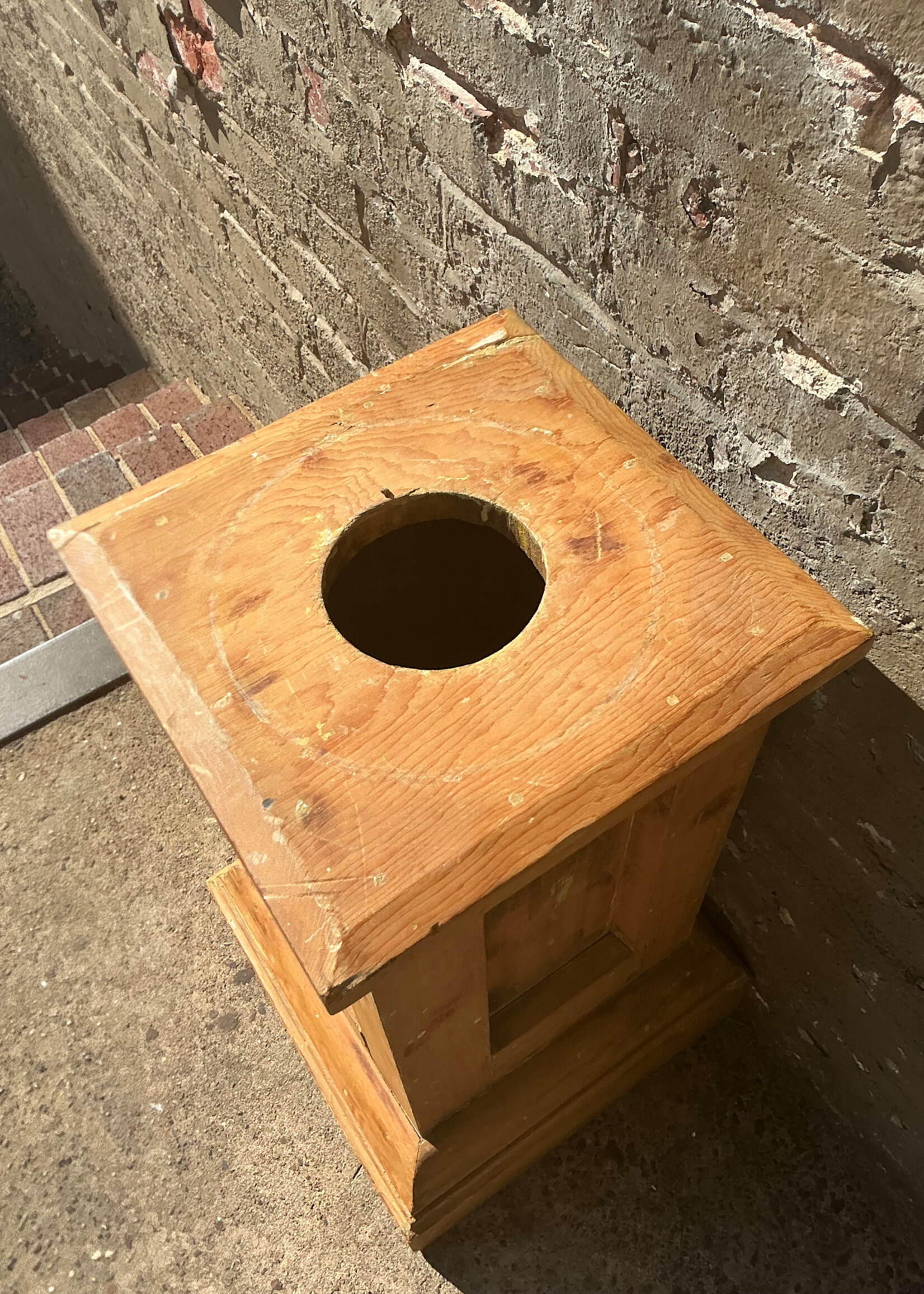 GOODWOOD Architectural Salvage Pedestal