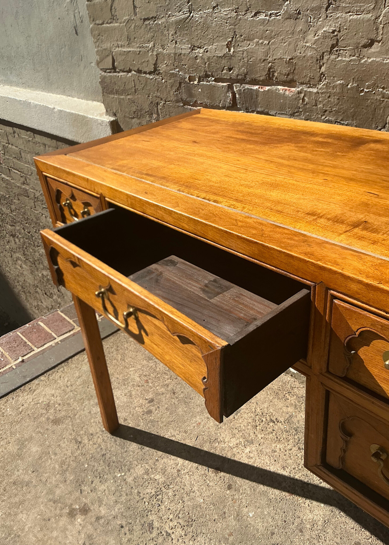 GOODWOOD Vintage Chinese Server