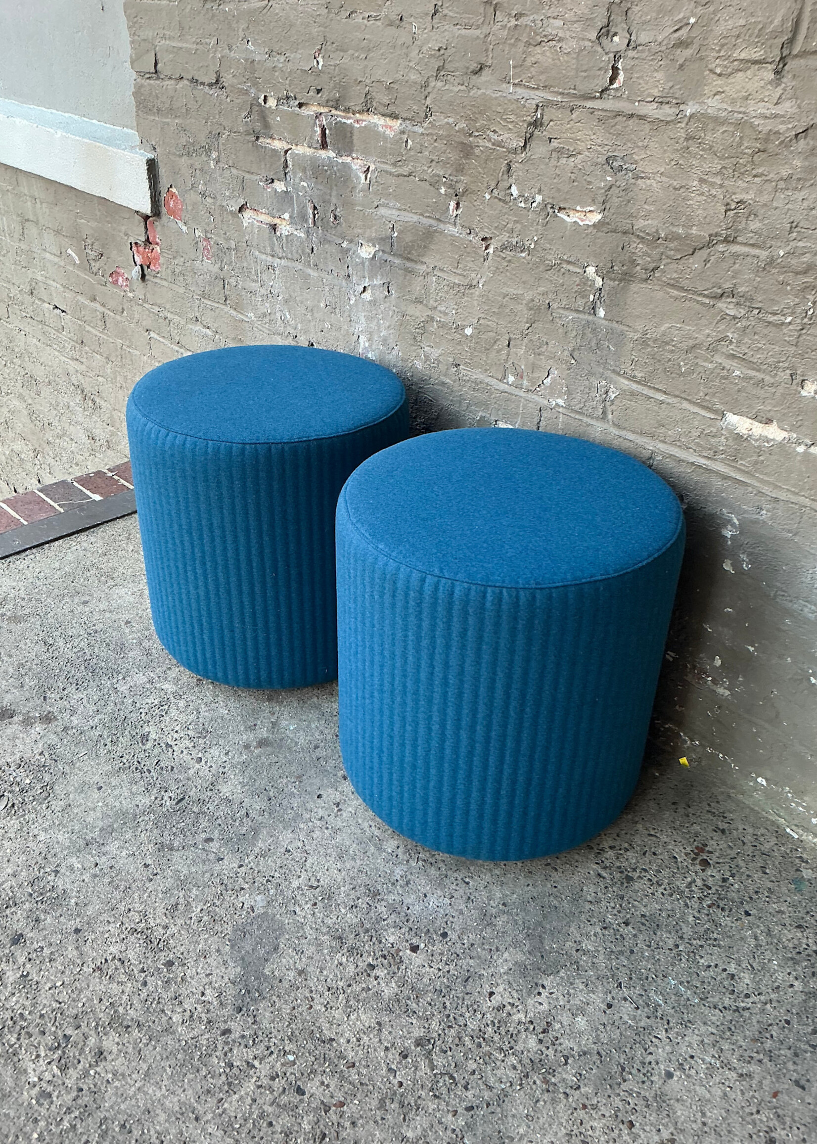 GOODWOOD Buzzi Space Cylinder Ottoman