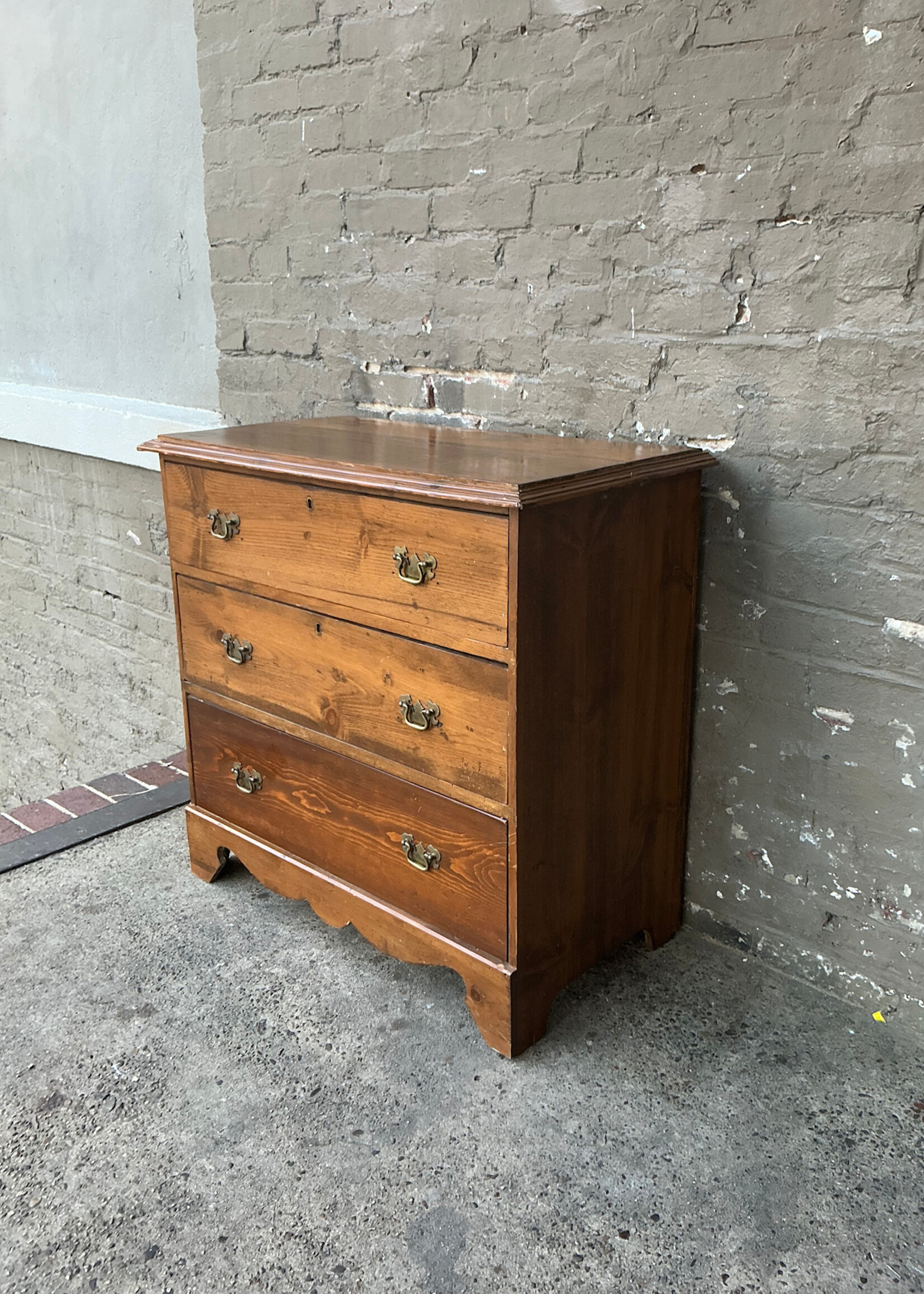 GOODWOOD English Pine Cottage Dresser
