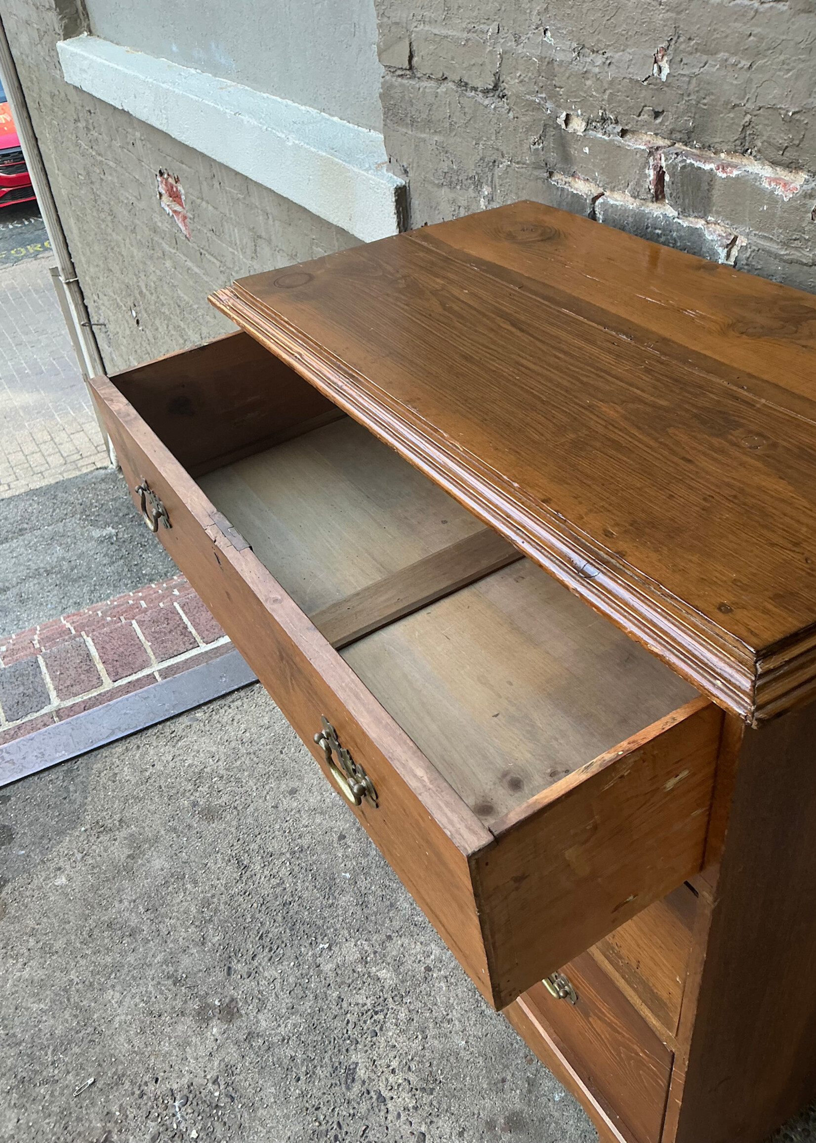 GOODWOOD English Pine Cottage Dresser