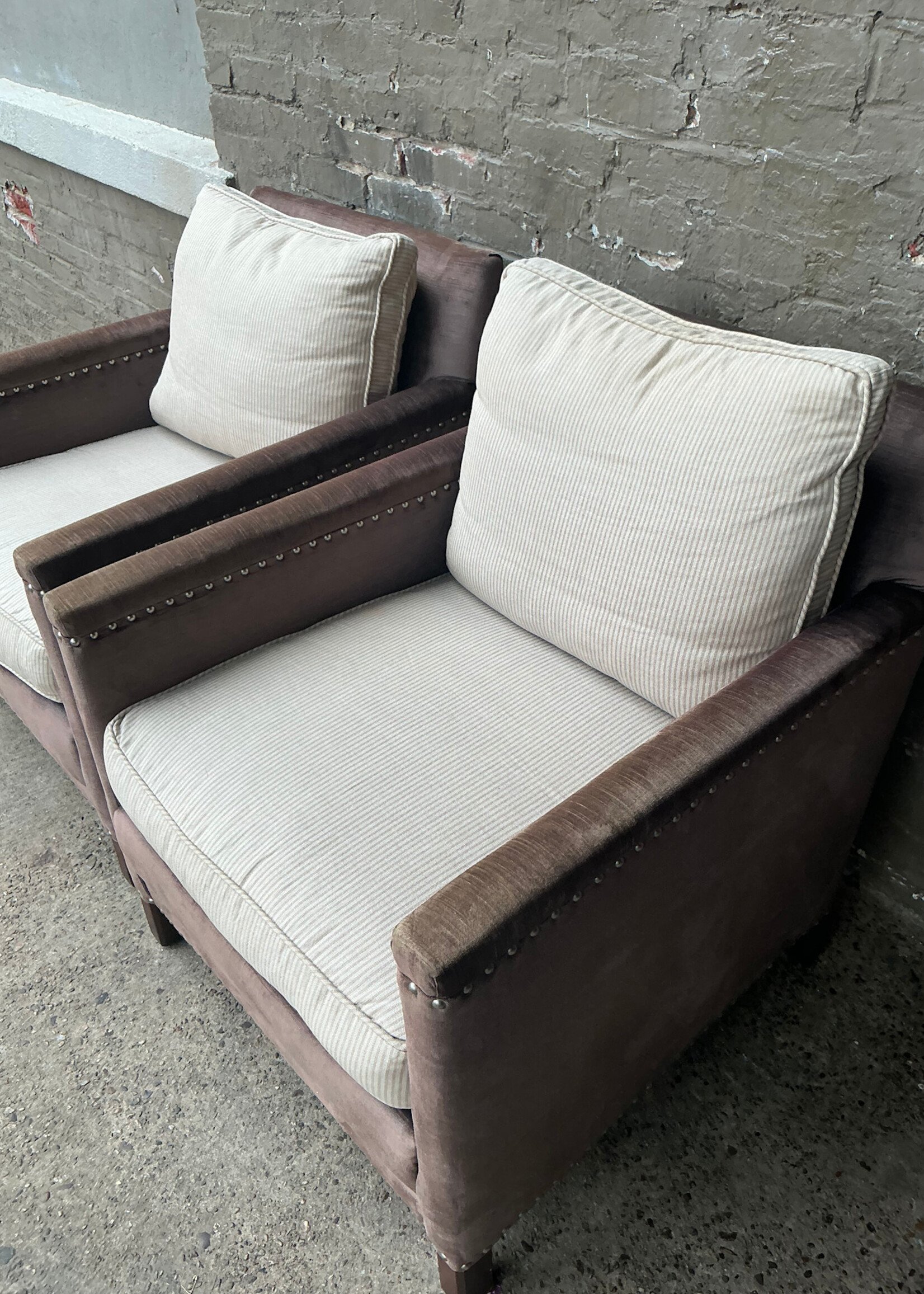 GOODWOOD Pair of Lee Industries Lounge Chairs