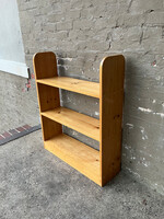 GOODWOOD Vintage Pine Bucket Shelf