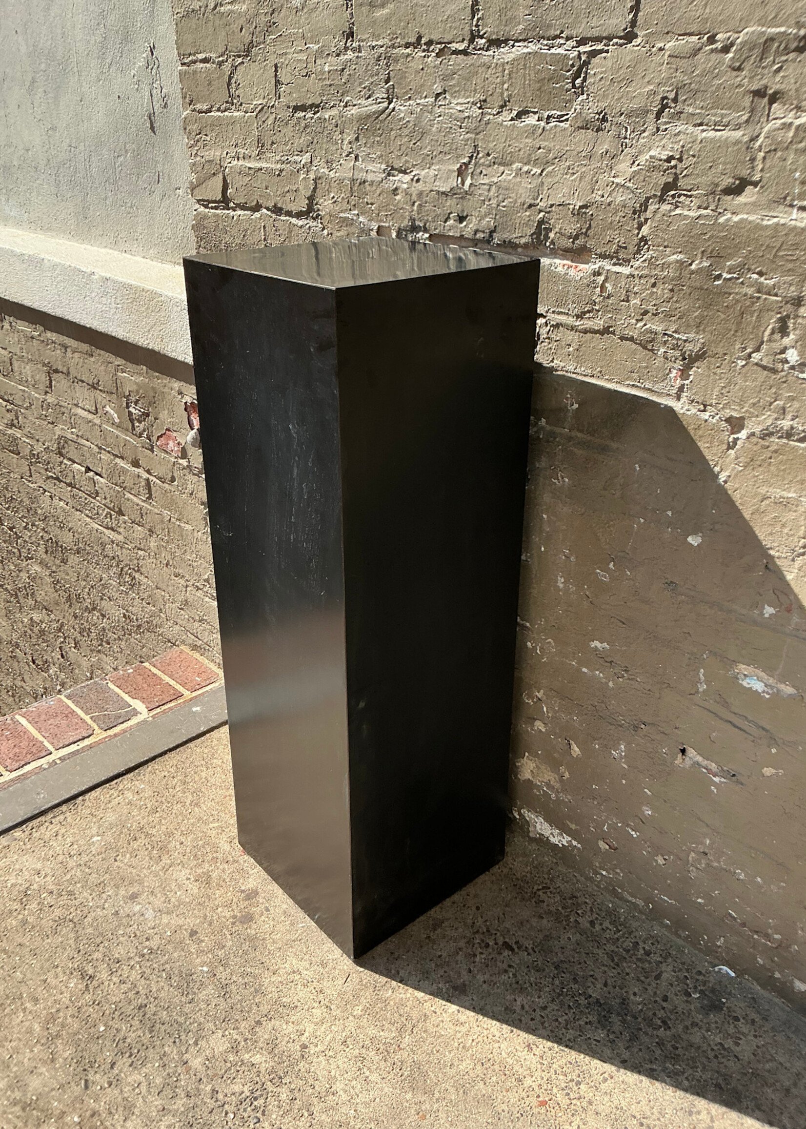 GOODWOOD Vintage Medium Laminate Pedestal