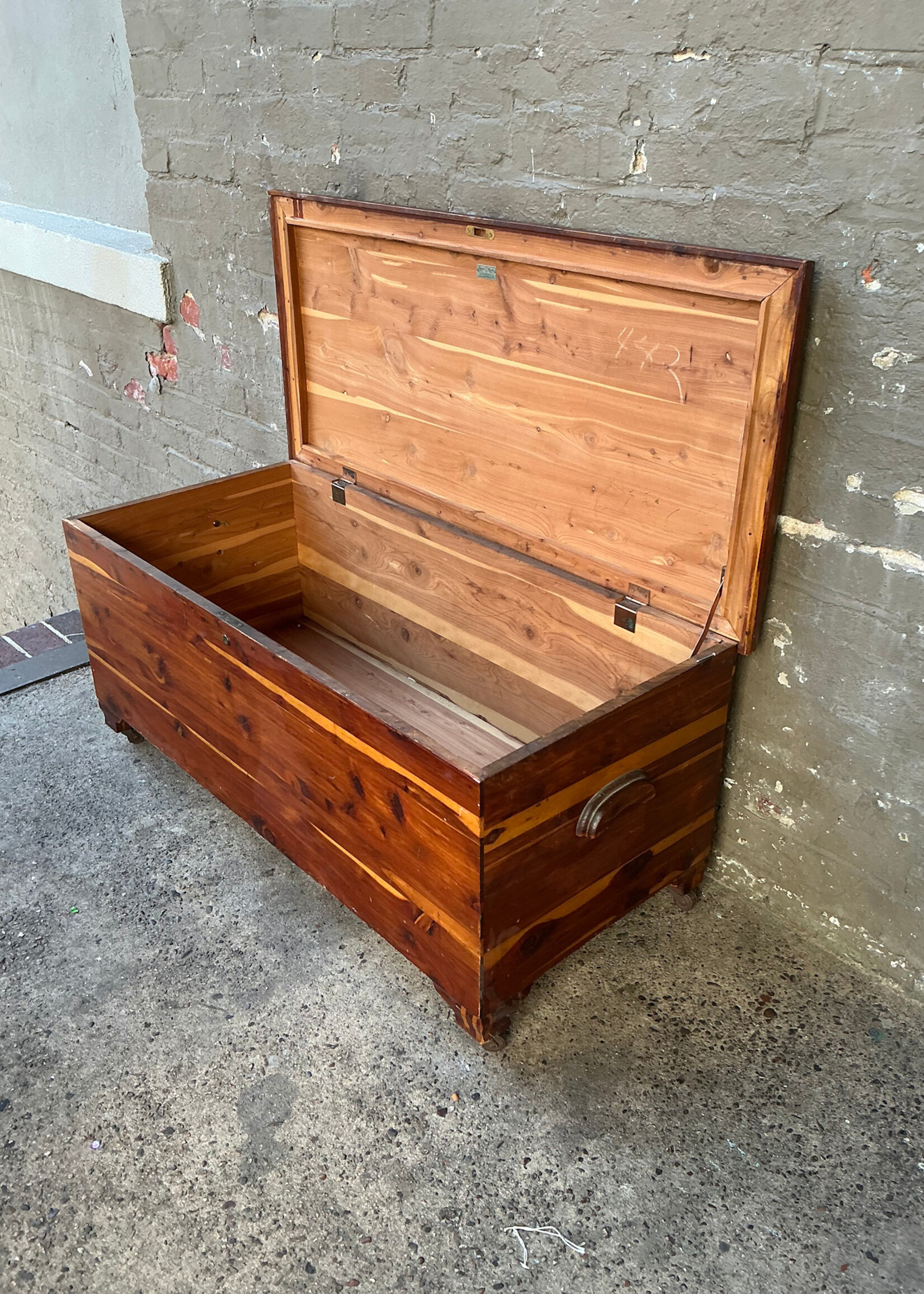 GOODWOOD Vintage Cedar Chest