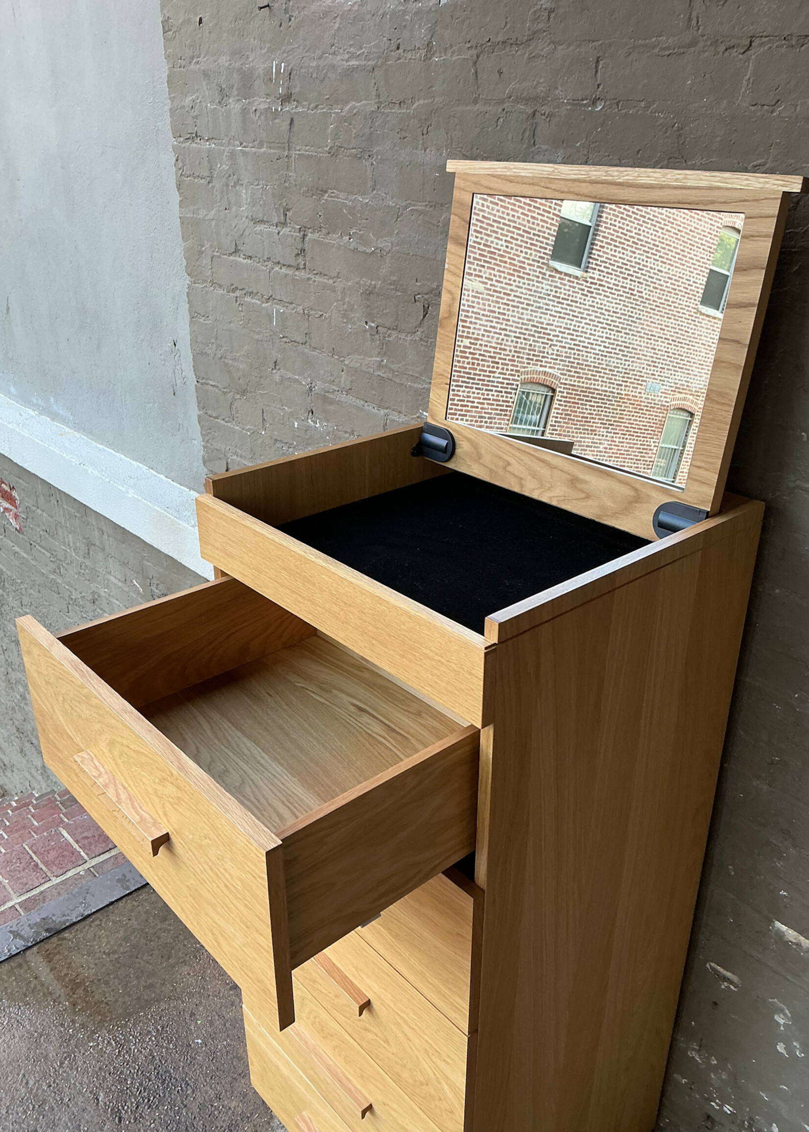 GOODWOOD White Oak Chest with Vanity