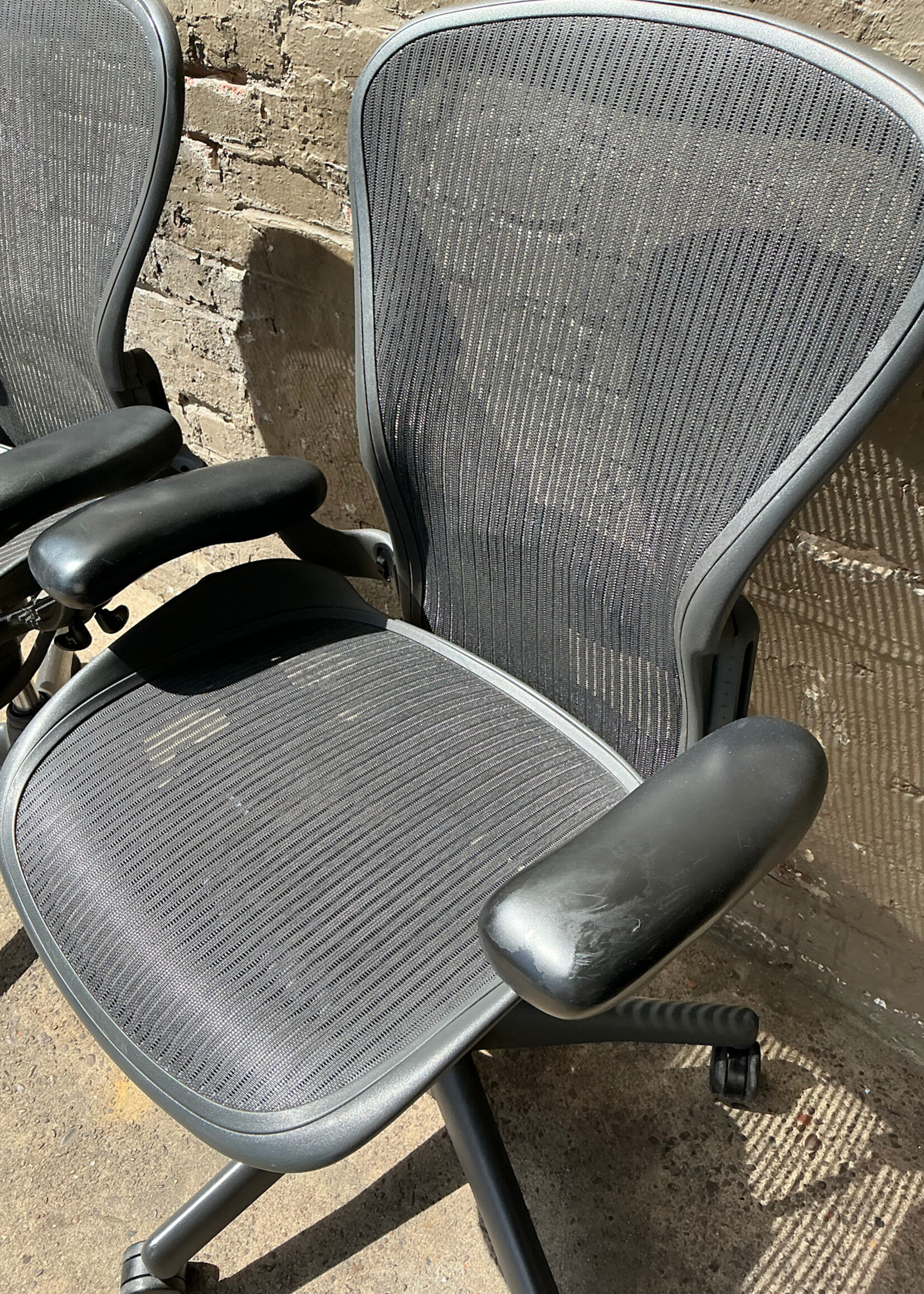 GOODWOOD Aeron Chair by Herman Miller, Size B