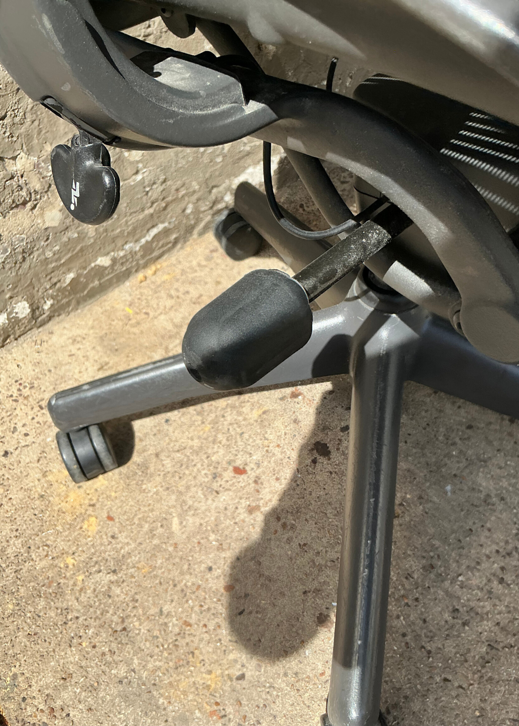 GOODWOOD Aeron Chair by Herman Miller, Size B