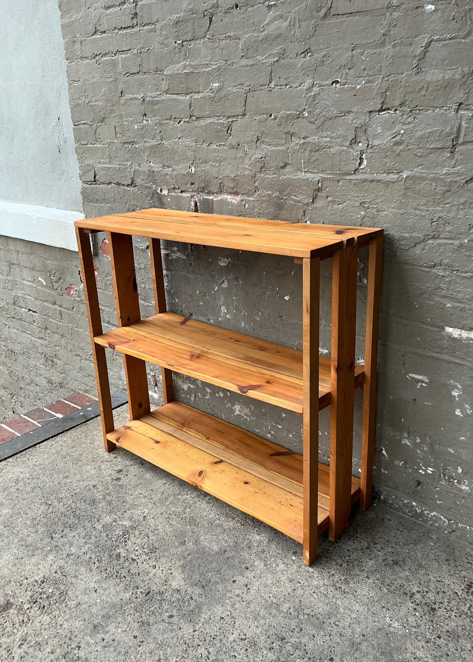 GOODWOOD Pine Open Slat Shelf