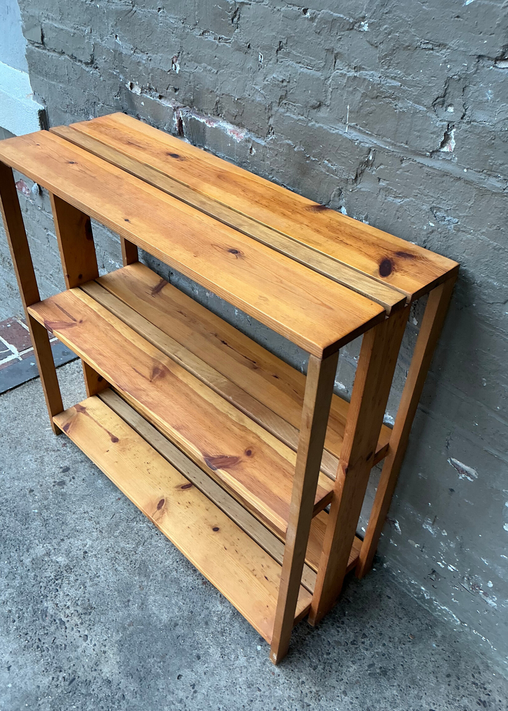 GOODWOOD Pine Open Slat Shelf
