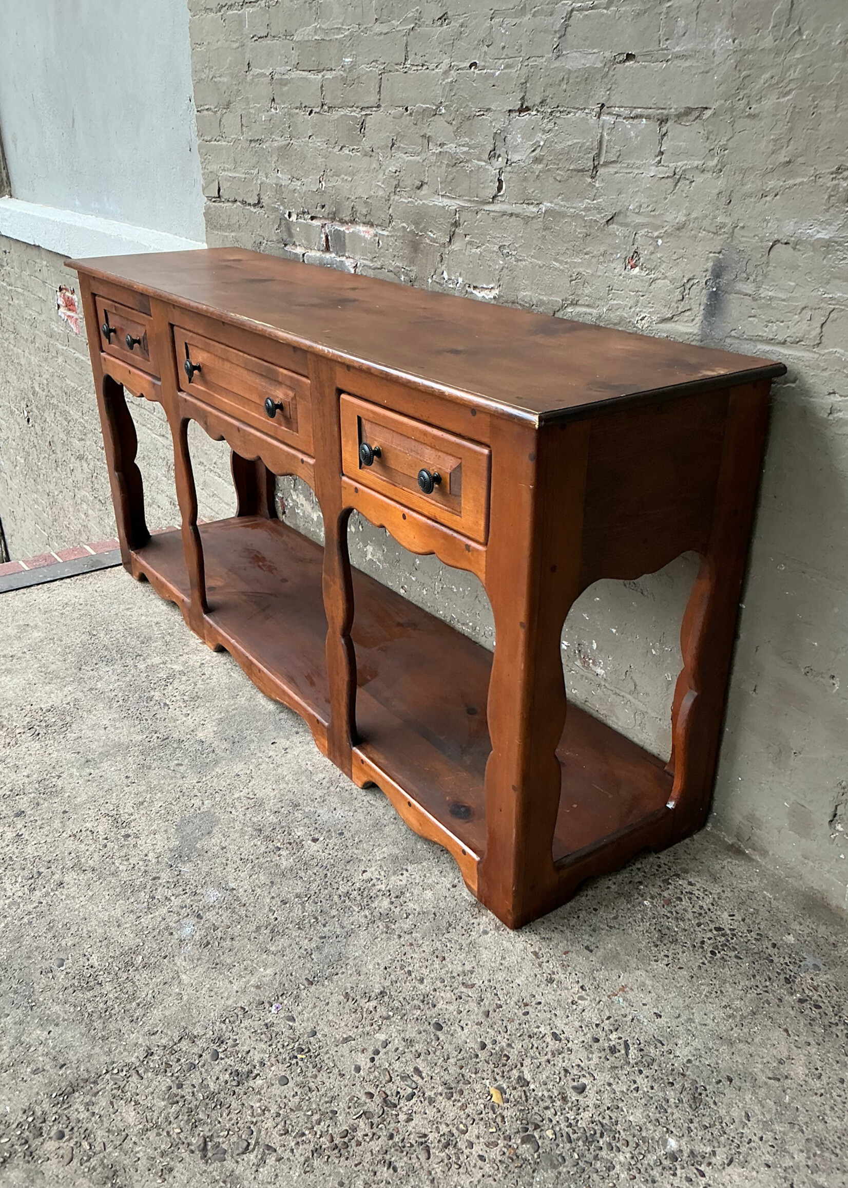 GOODWOOD Vintage Knotty Pine Server