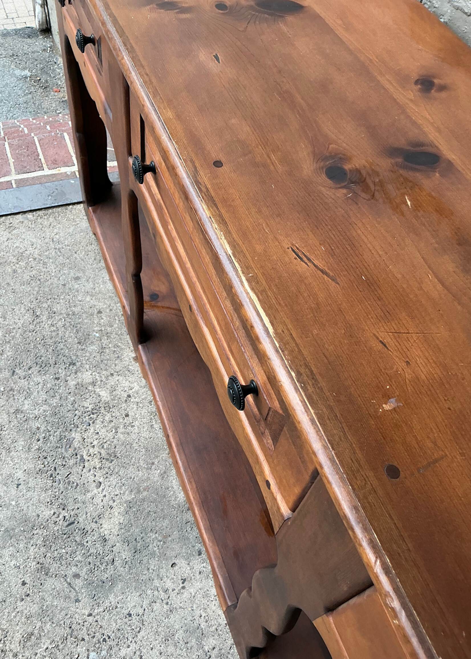GOODWOOD Vintage Knotty Pine Server