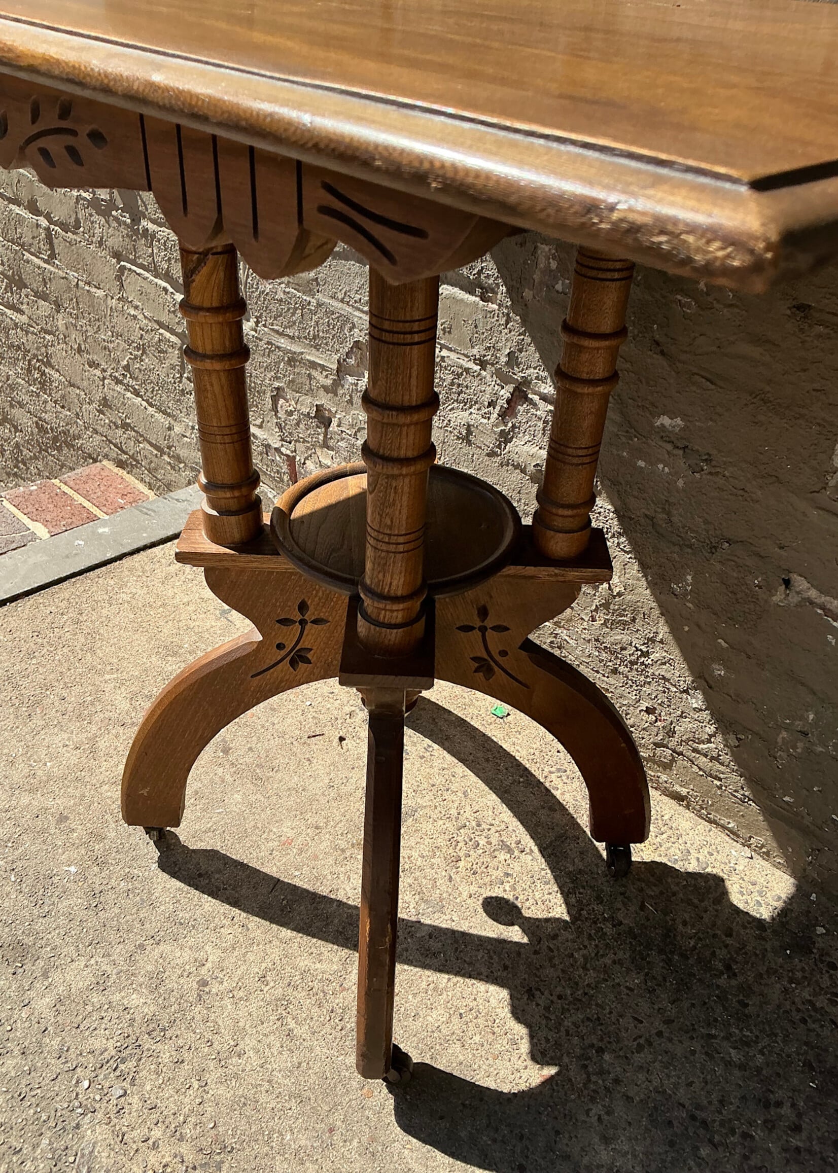 GOODWOOD Victorian Parlor Table