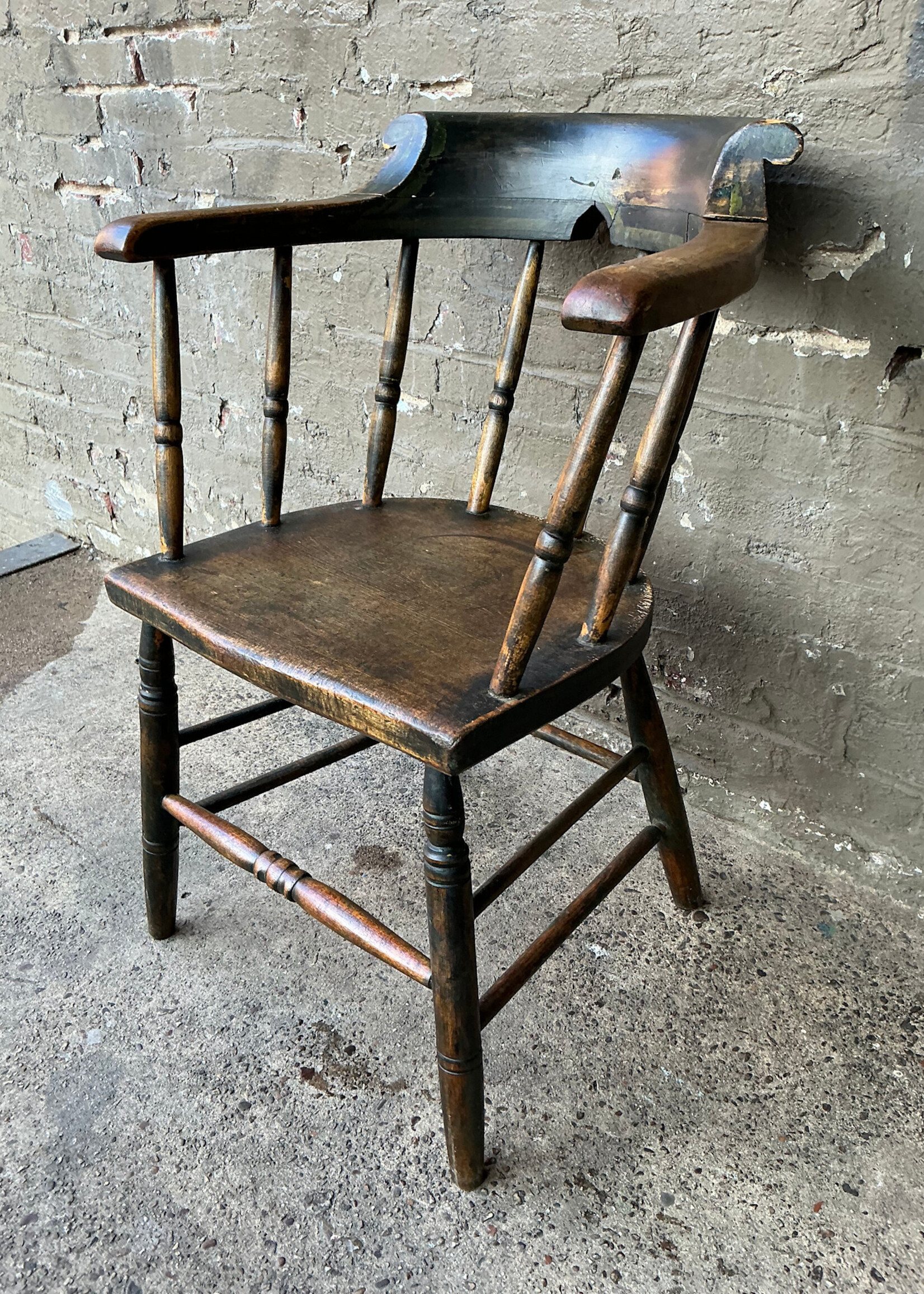GOODWOOD Antique Captain's Chair