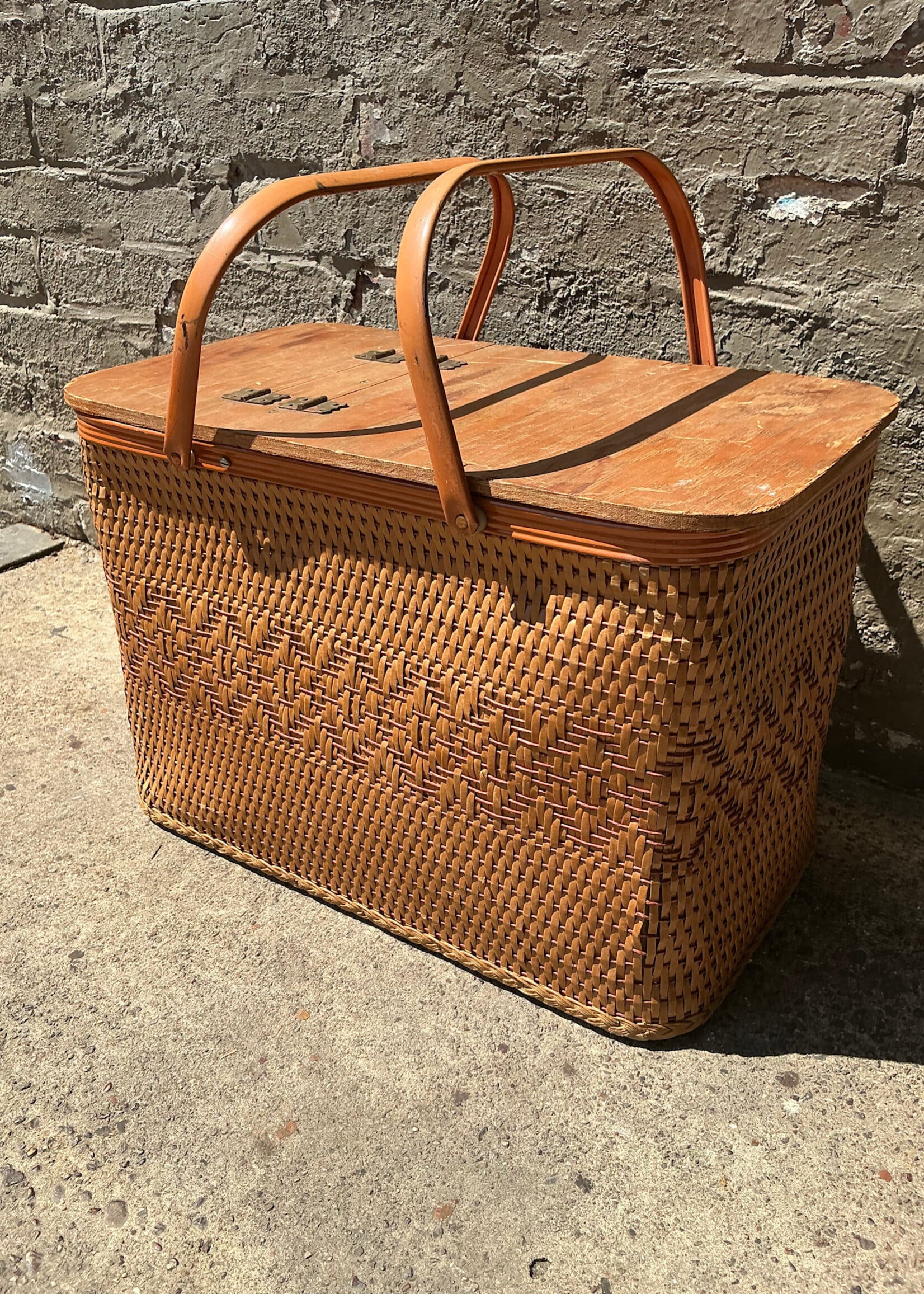 GOODWOOD Vintage Picnic Basket